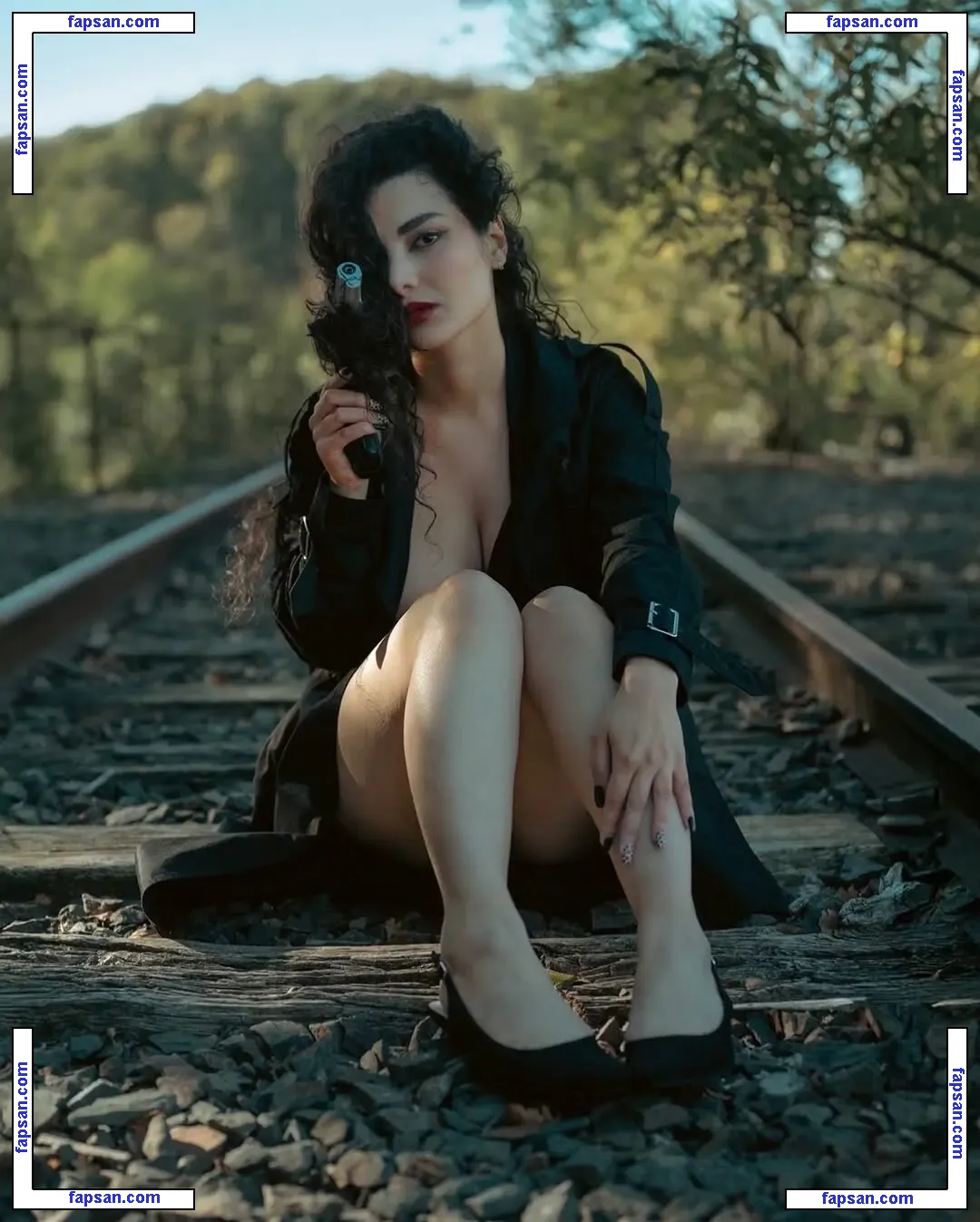 Shaminismm голая фото #0001 с Онлифанс