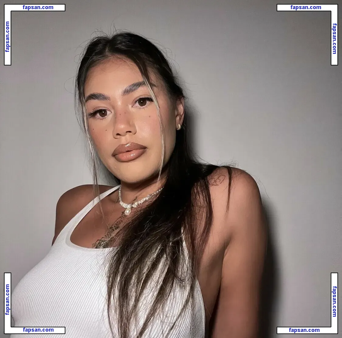 Shanelle Waihoea nude photo #0002 from OnlyFans