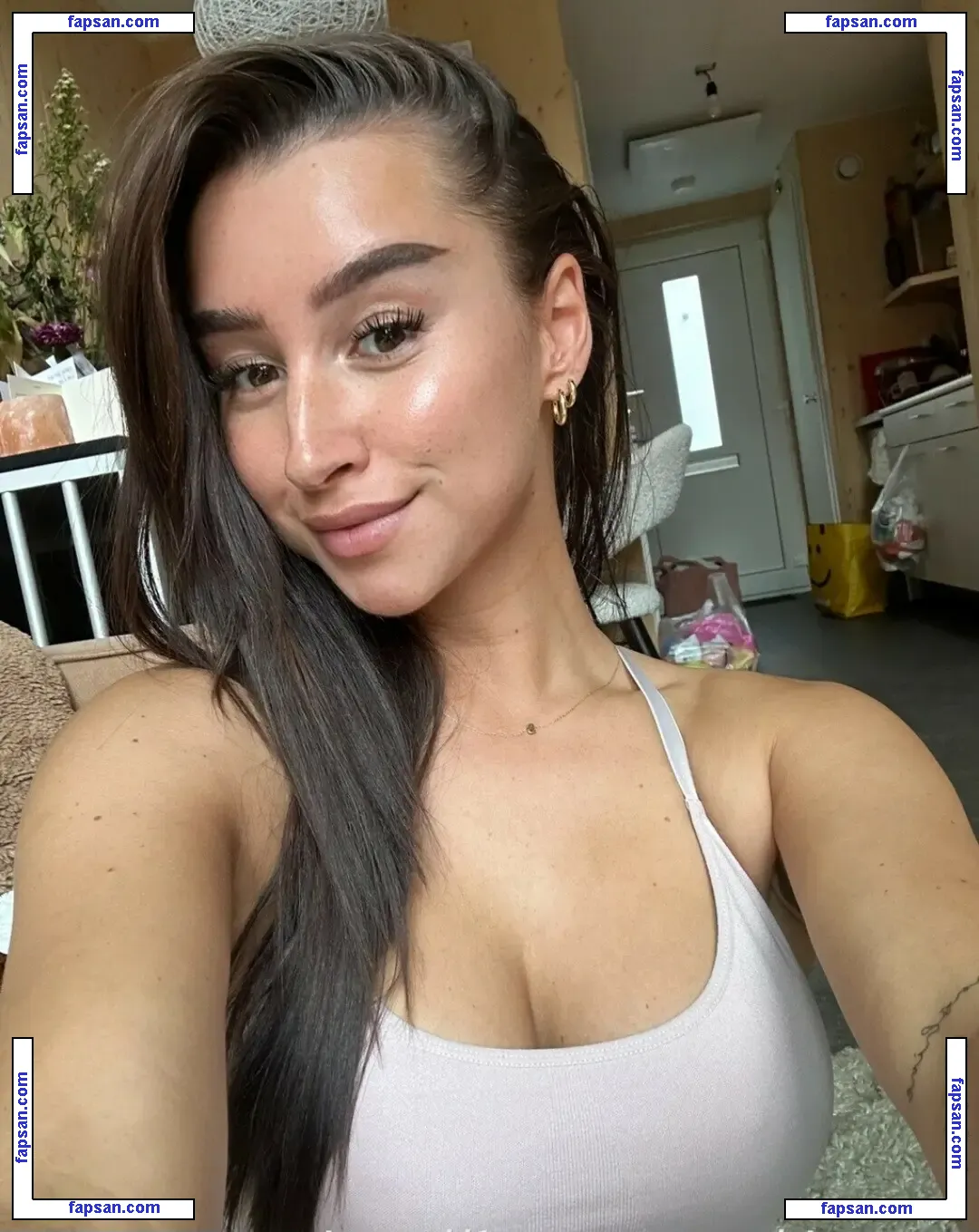 Sharon Wacanno nude photo #0008 from OnlyFans