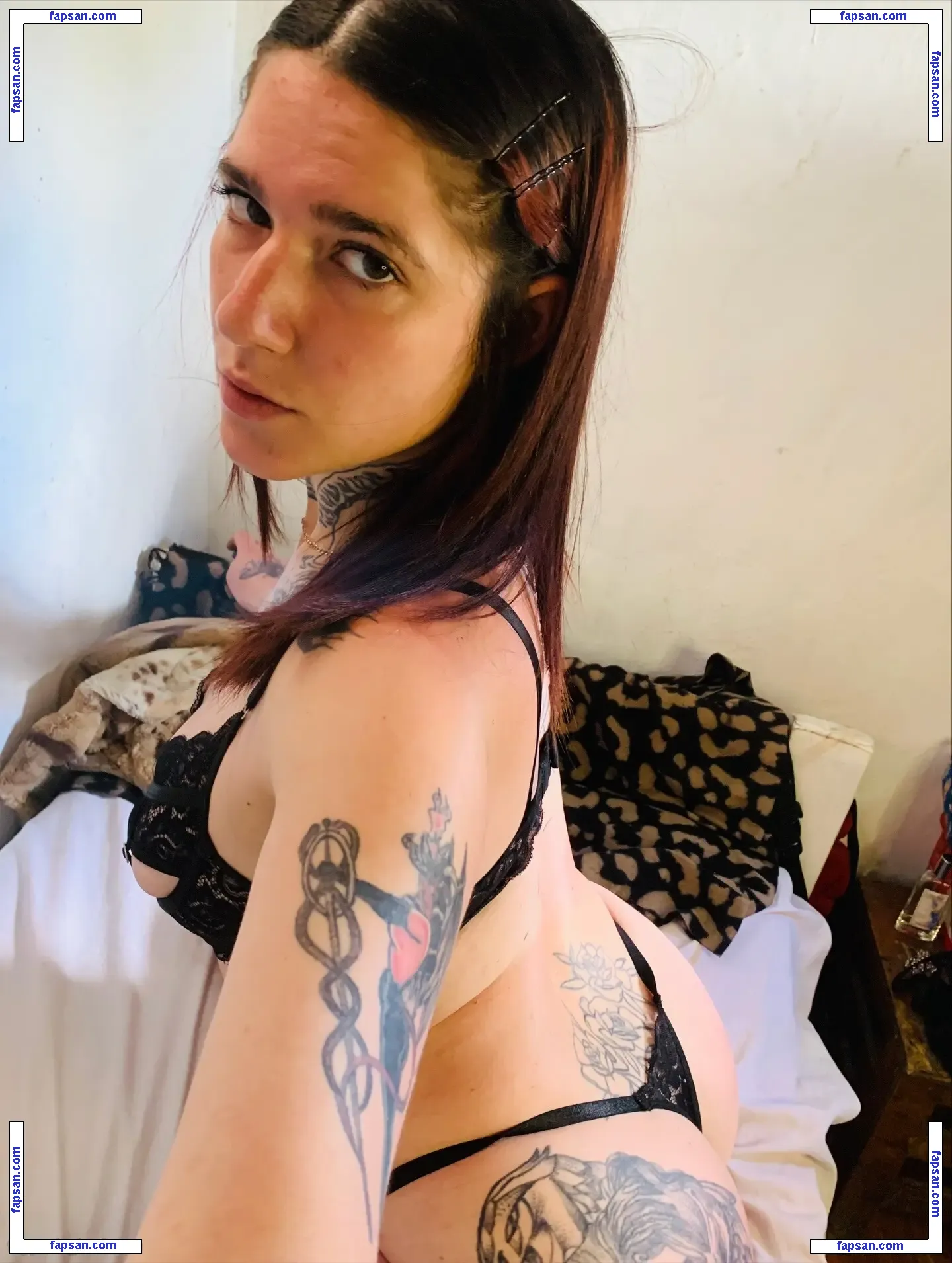 sharonlov3 nude photo #0009 from OnlyFans