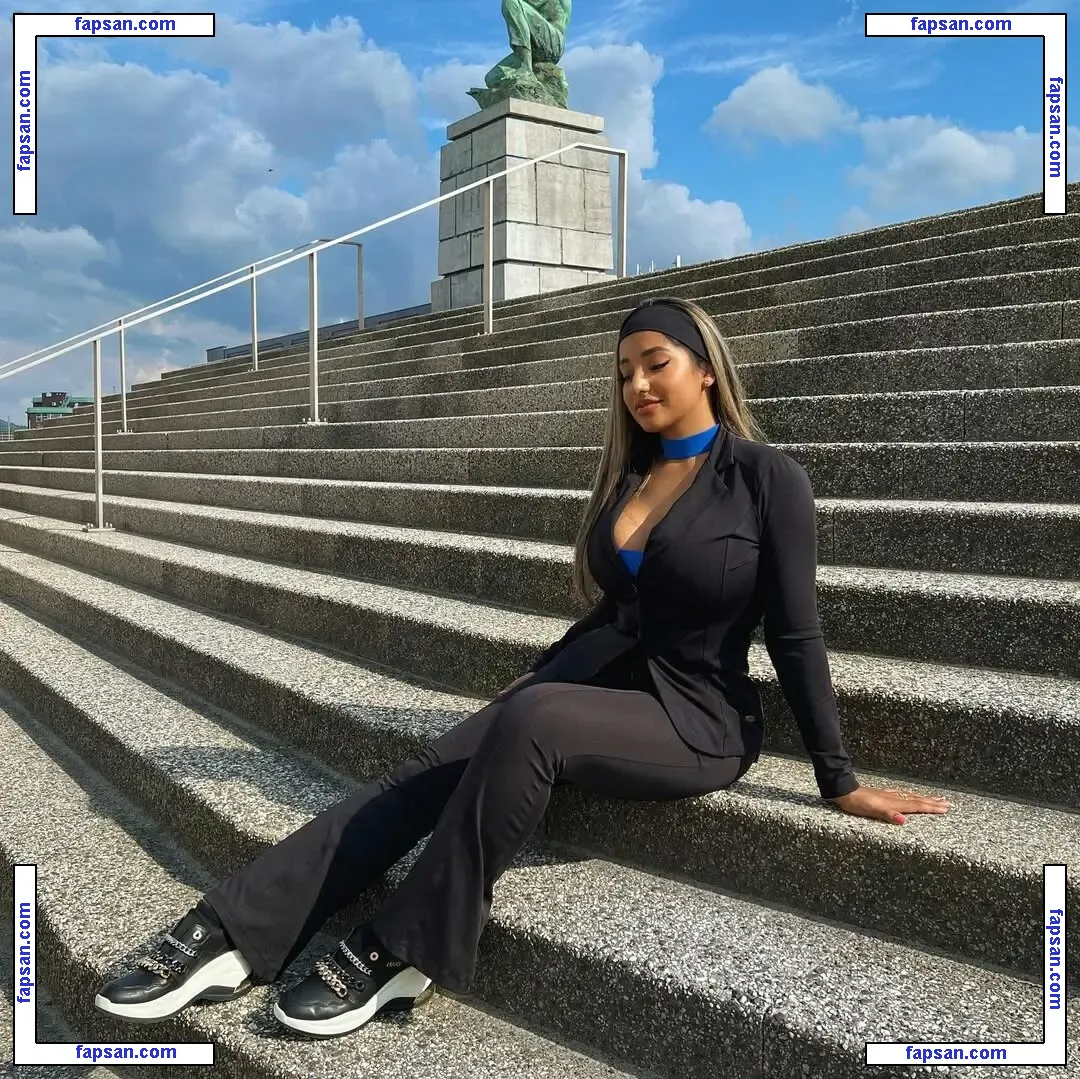 Shaweena nude photo #0008 from OnlyFans
