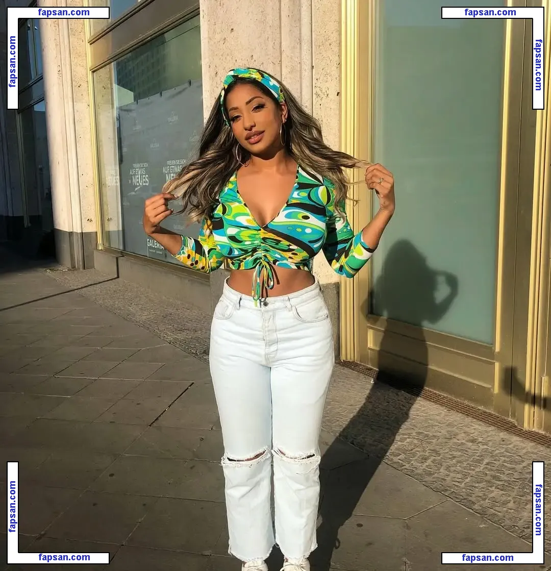 Shaweena nude photo #0023 from OnlyFans