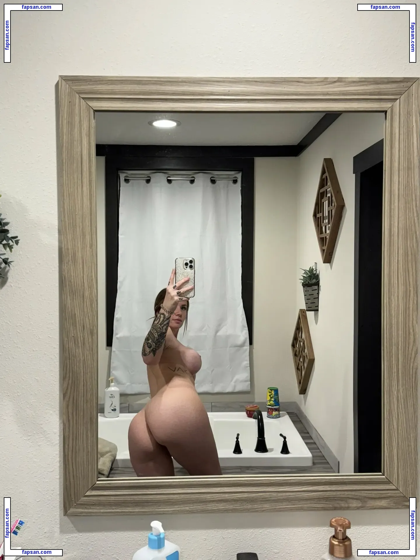 Shelby Parker nude photo #0003 from OnlyFans