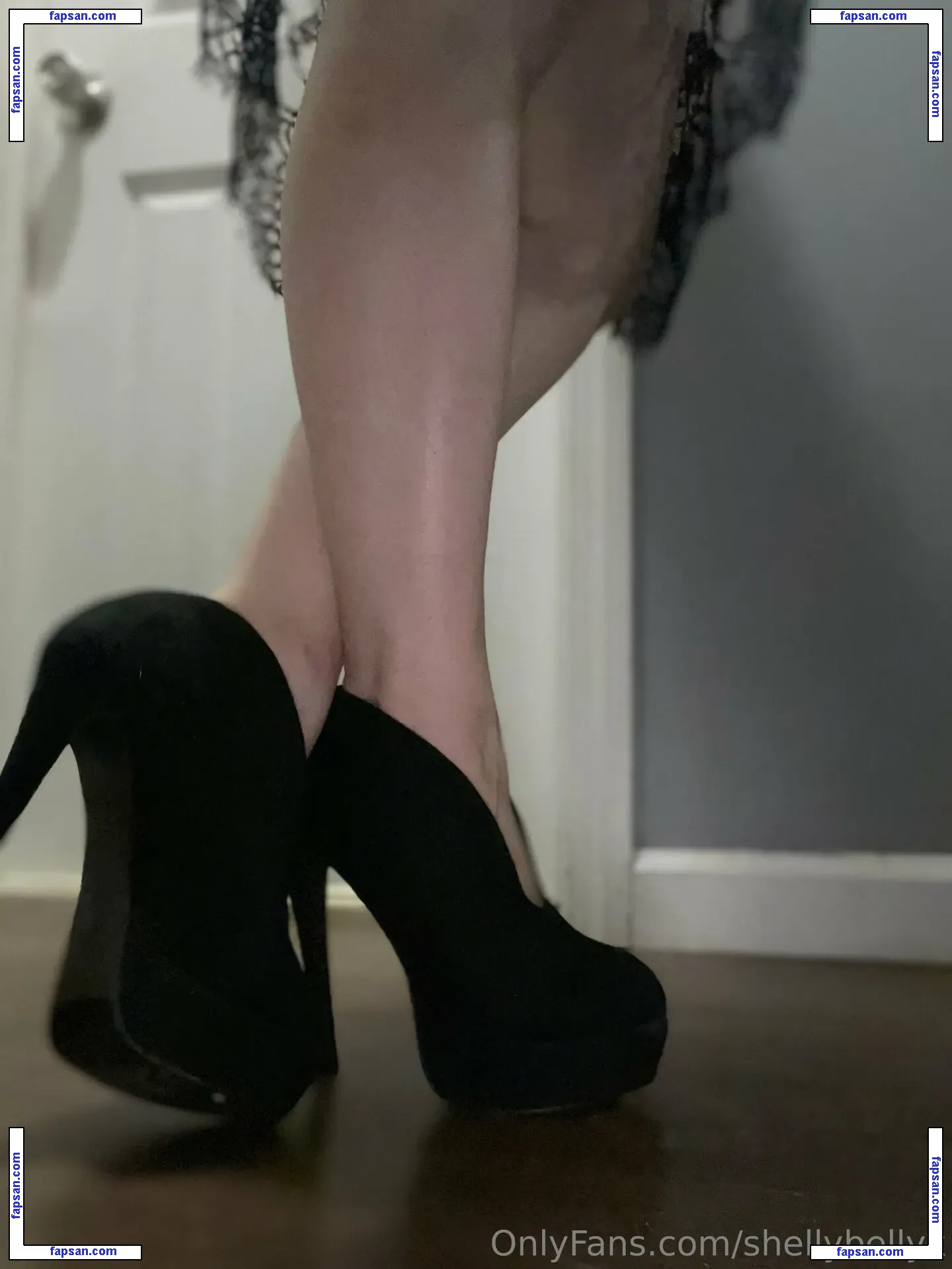 shellybellyx nude photo #0016 from OnlyFans