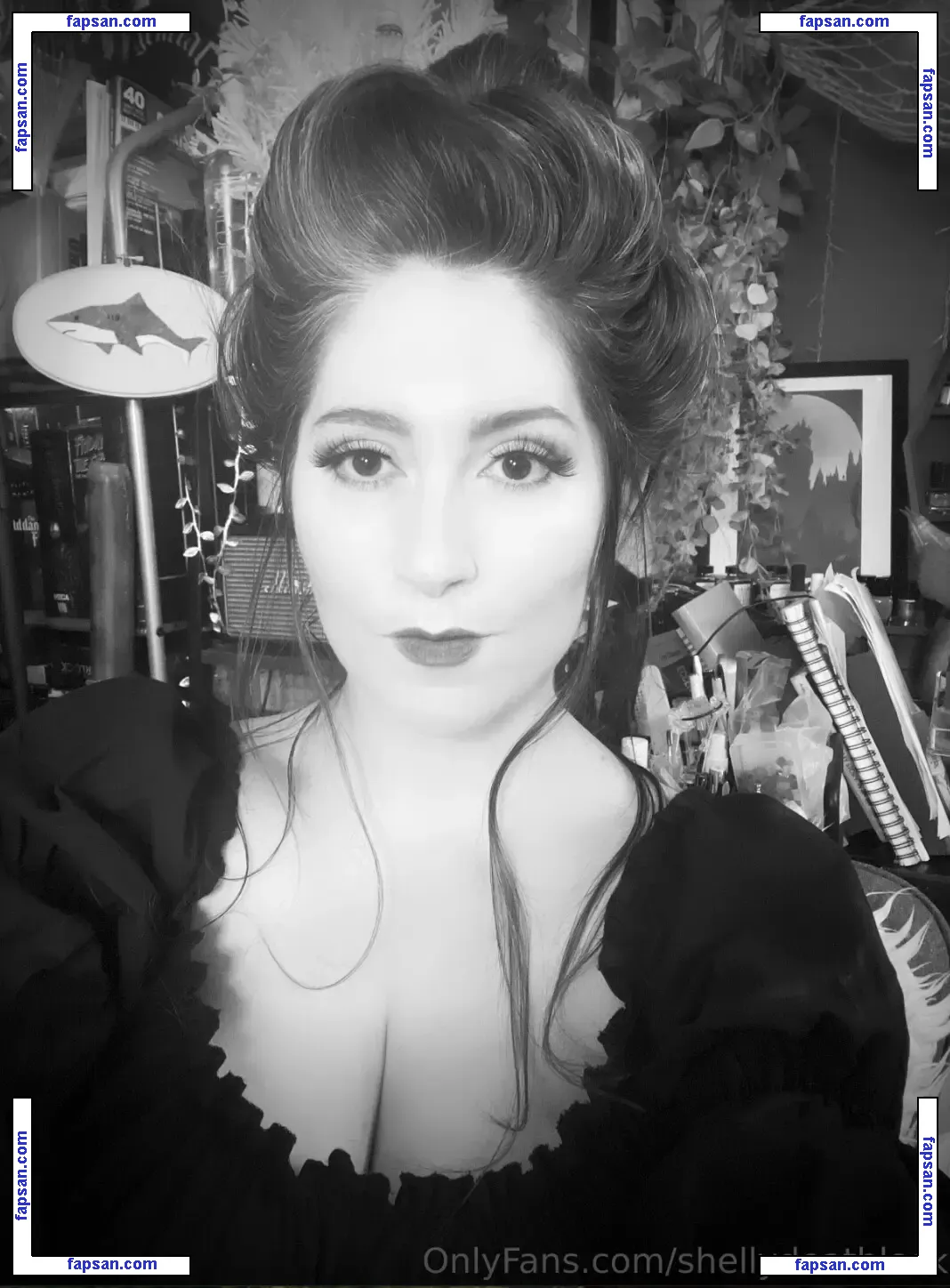 Shellydeathlock nude photo #0005 from OnlyFans