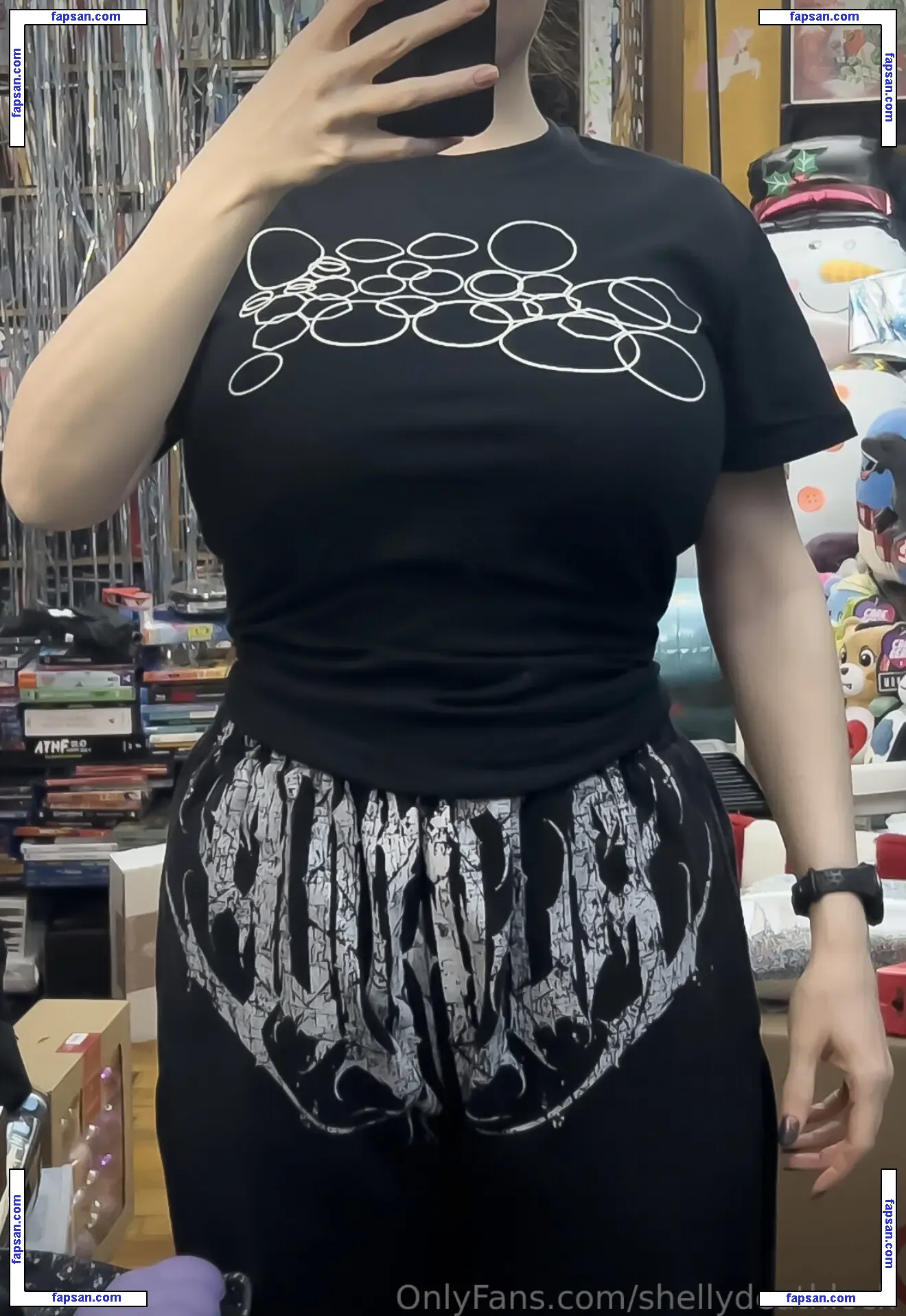 Shellydeathlock nude photo #0006 from OnlyFans