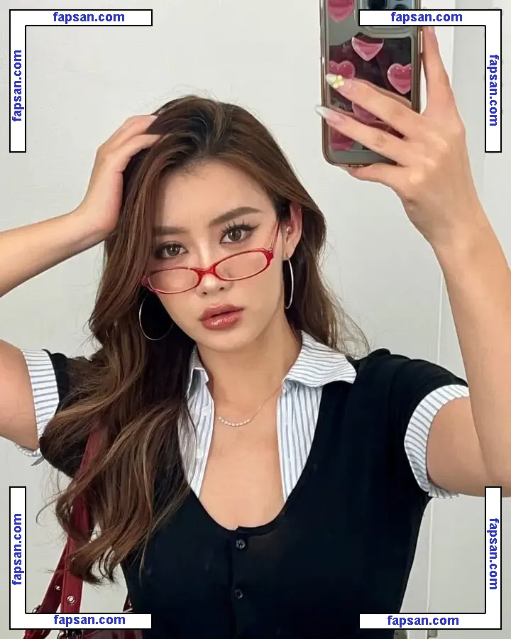 sherryyy_xia nude photo #0015 from OnlyFans