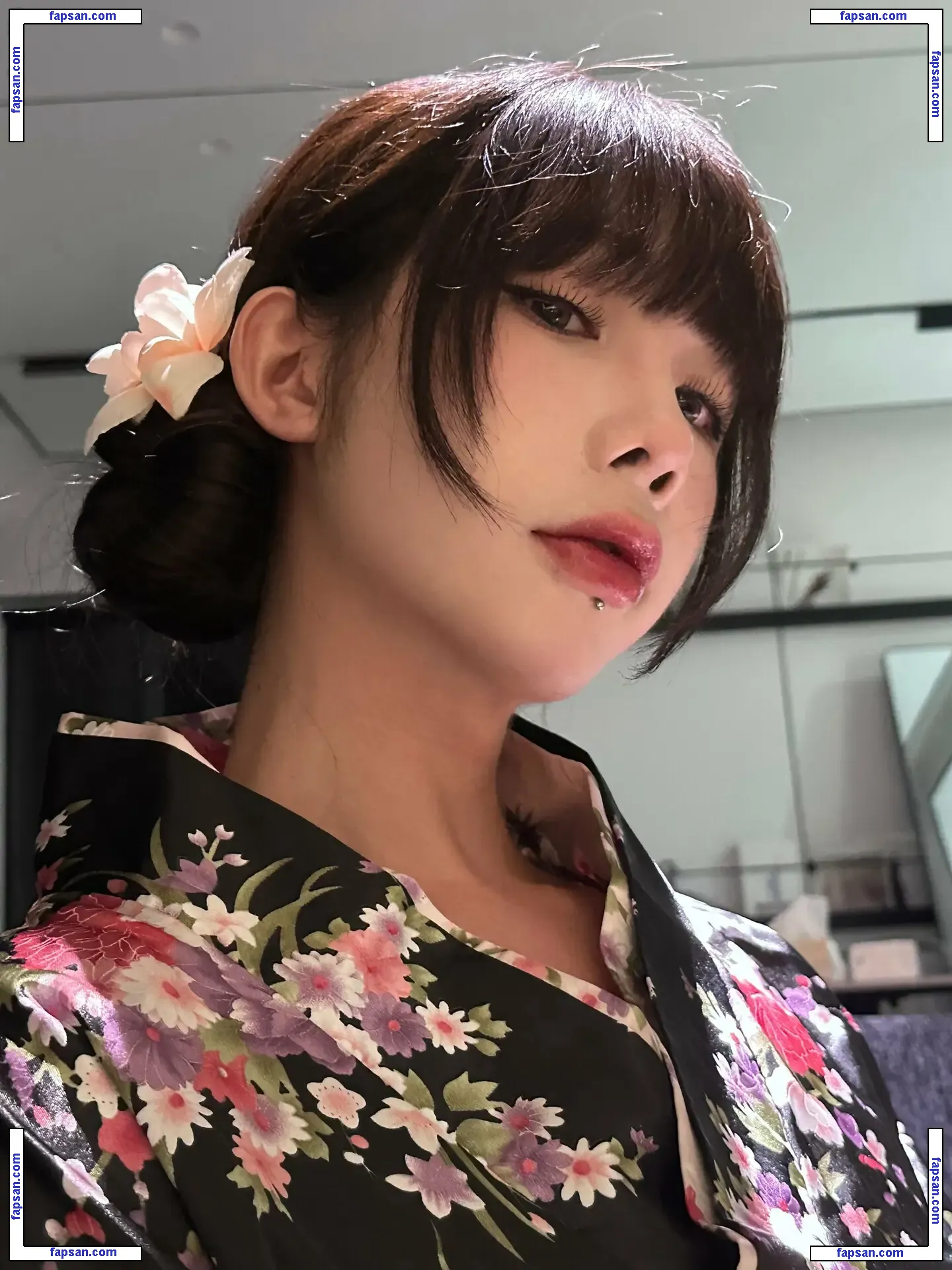 shiliuyelei nude photo #0318 from OnlyFans