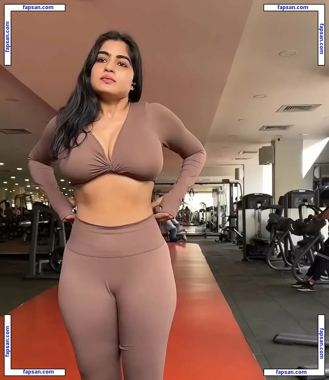 Shilpa Chandrashekar голая фото #0002 с Онлифанс