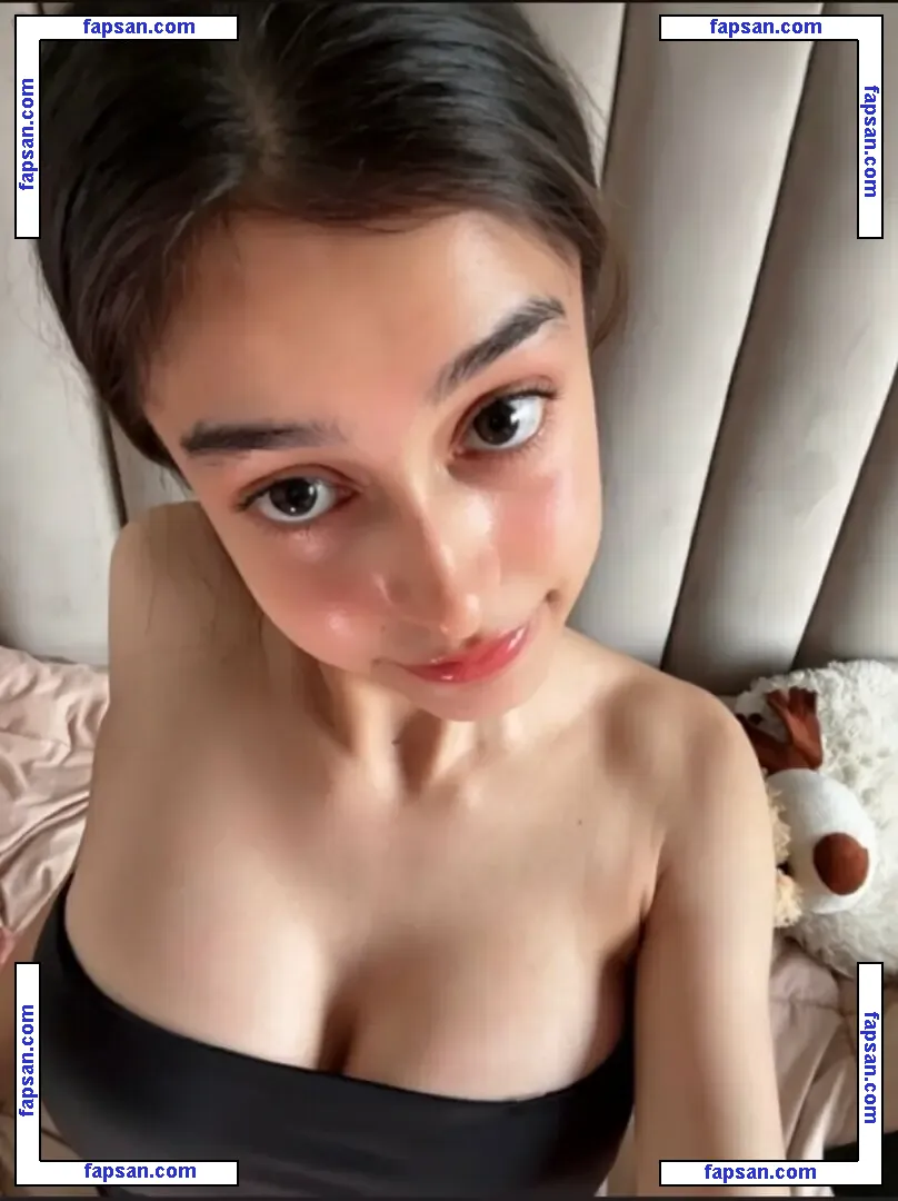 Shivanya голая фото #0013 с Онлифанс