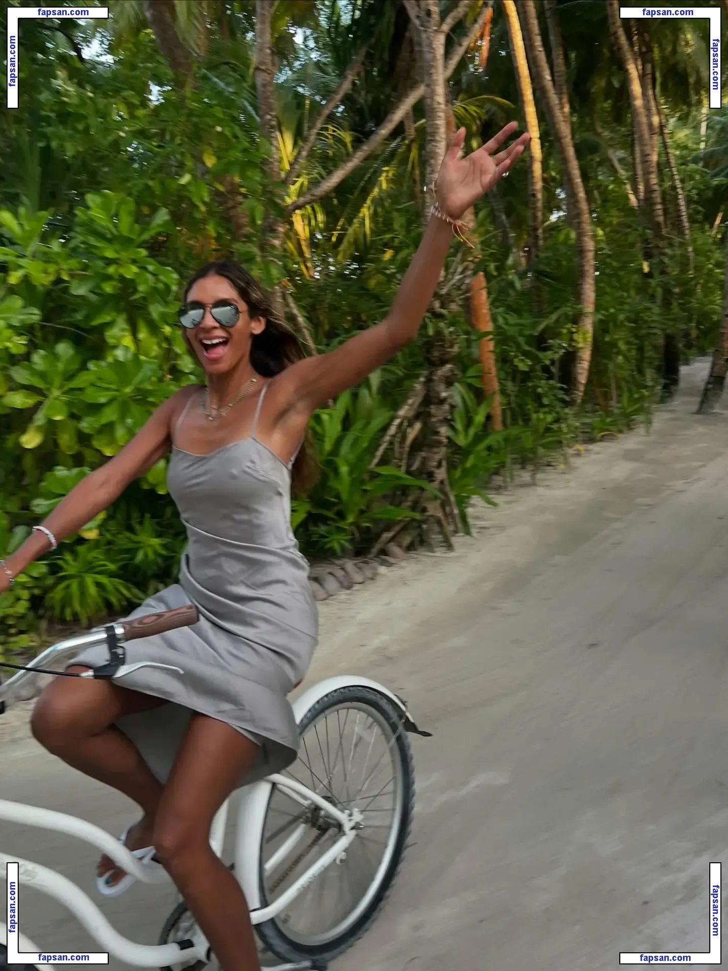 Shivi Ramoutar голая фото #0001 с Онлифанс