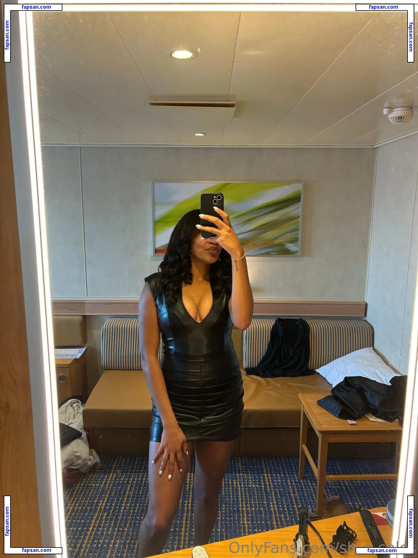 shys.soles nude photo #0001 from OnlyFans
