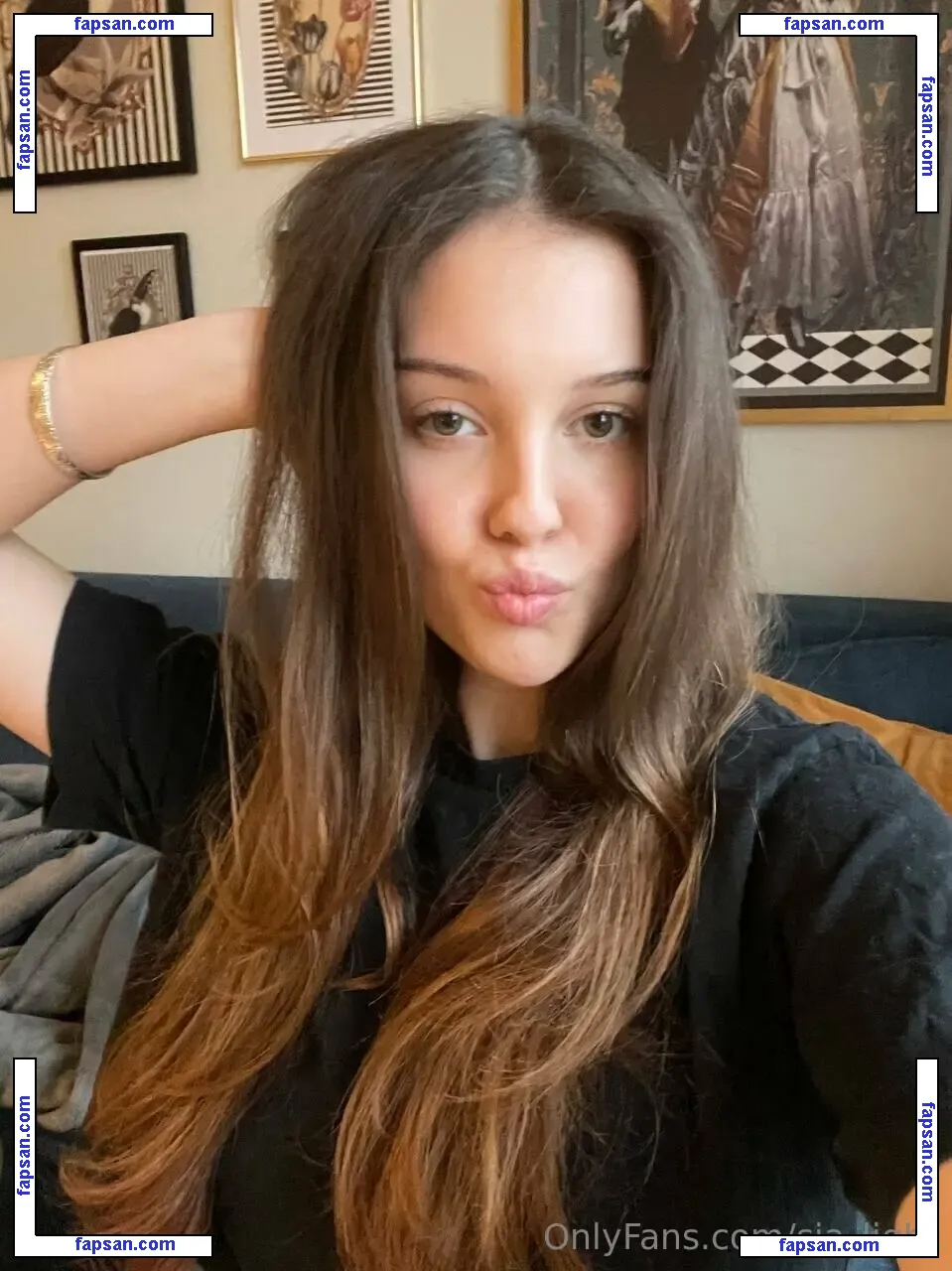 sia_light nude photo #0012 from OnlyFans