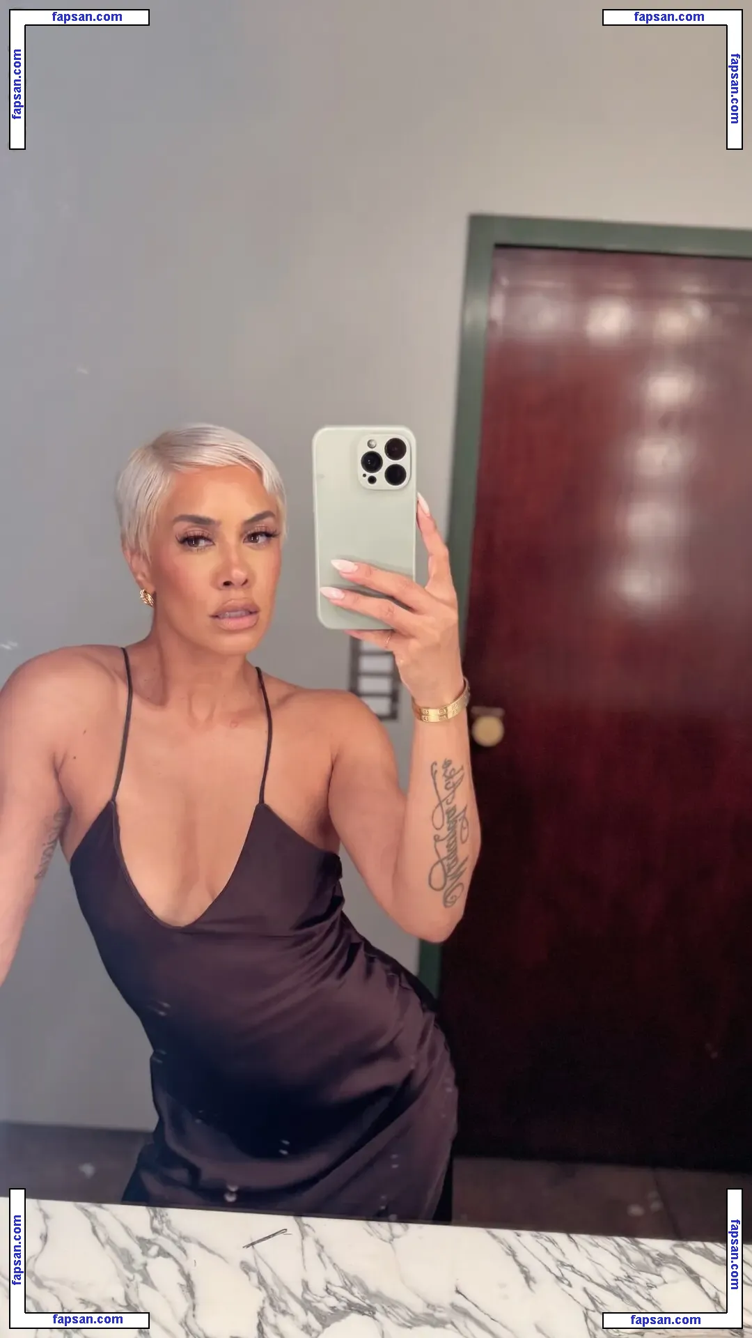 Sibley Scoles nude photo #0053 from OnlyFans