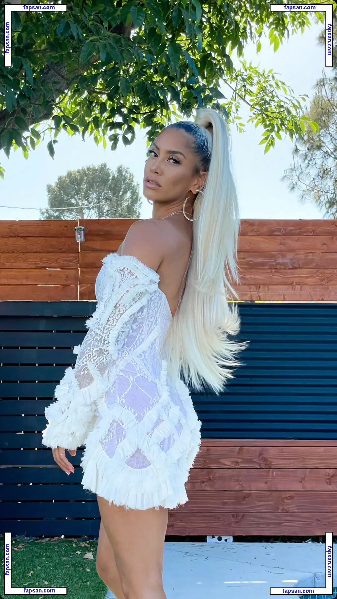 Sibley Scoles nude photo #0054 from OnlyFans