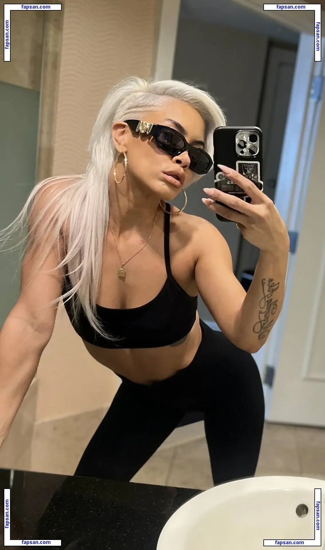 Sibley Scoles nude photo #0060 from OnlyFans