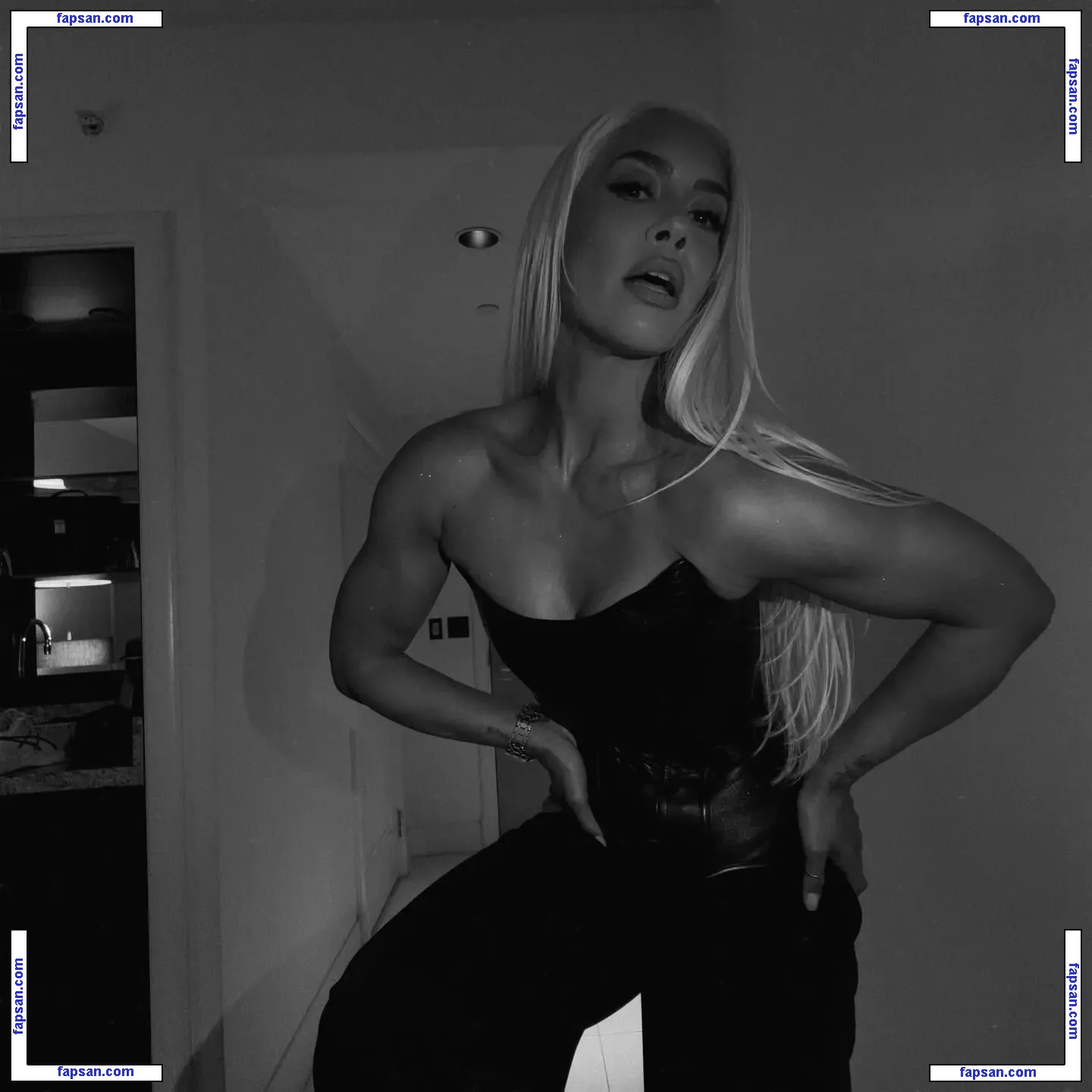 Sibley Scoles голая фото #0063 с Онлифанс