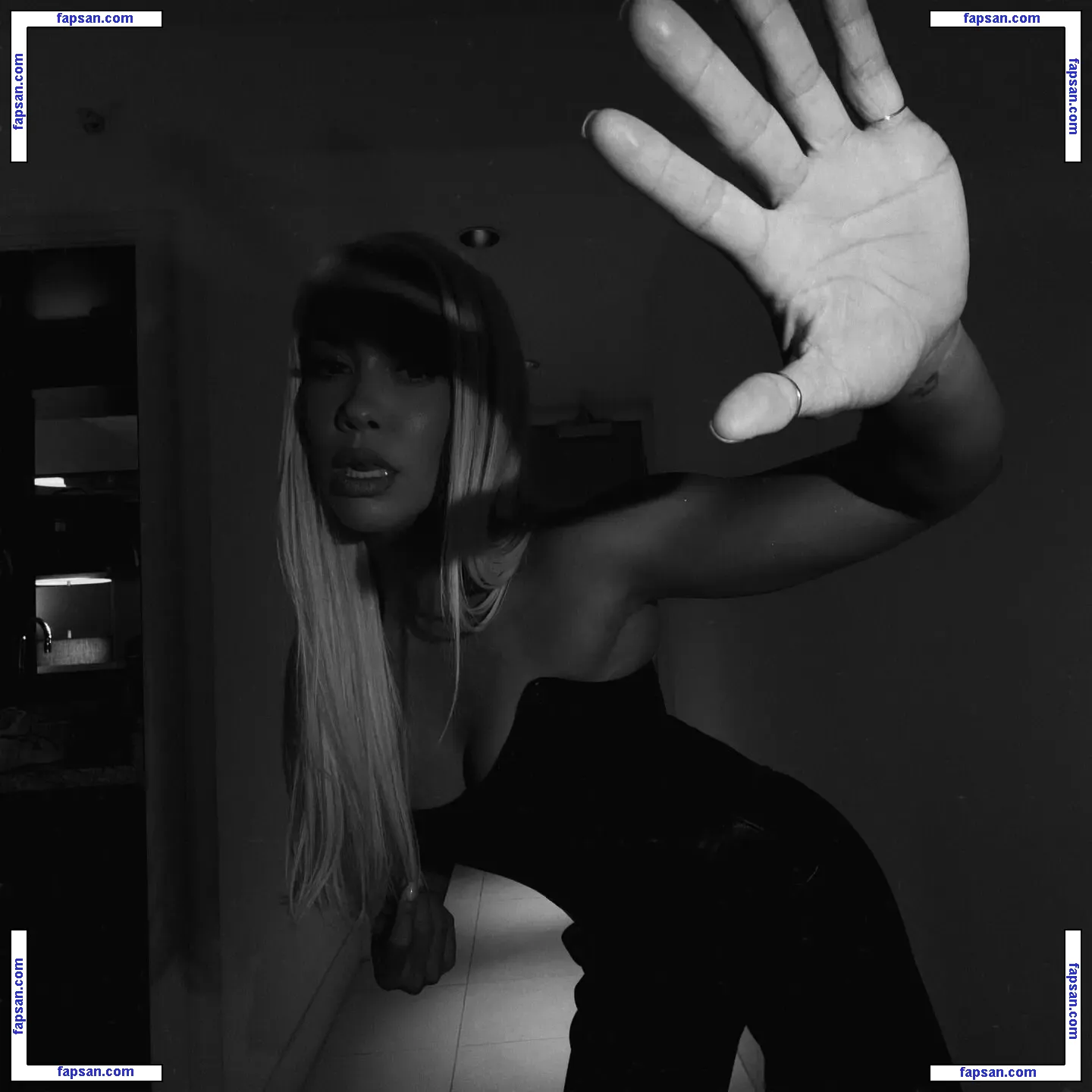 Sibley Scoles голая фото #0065 с Онлифанс