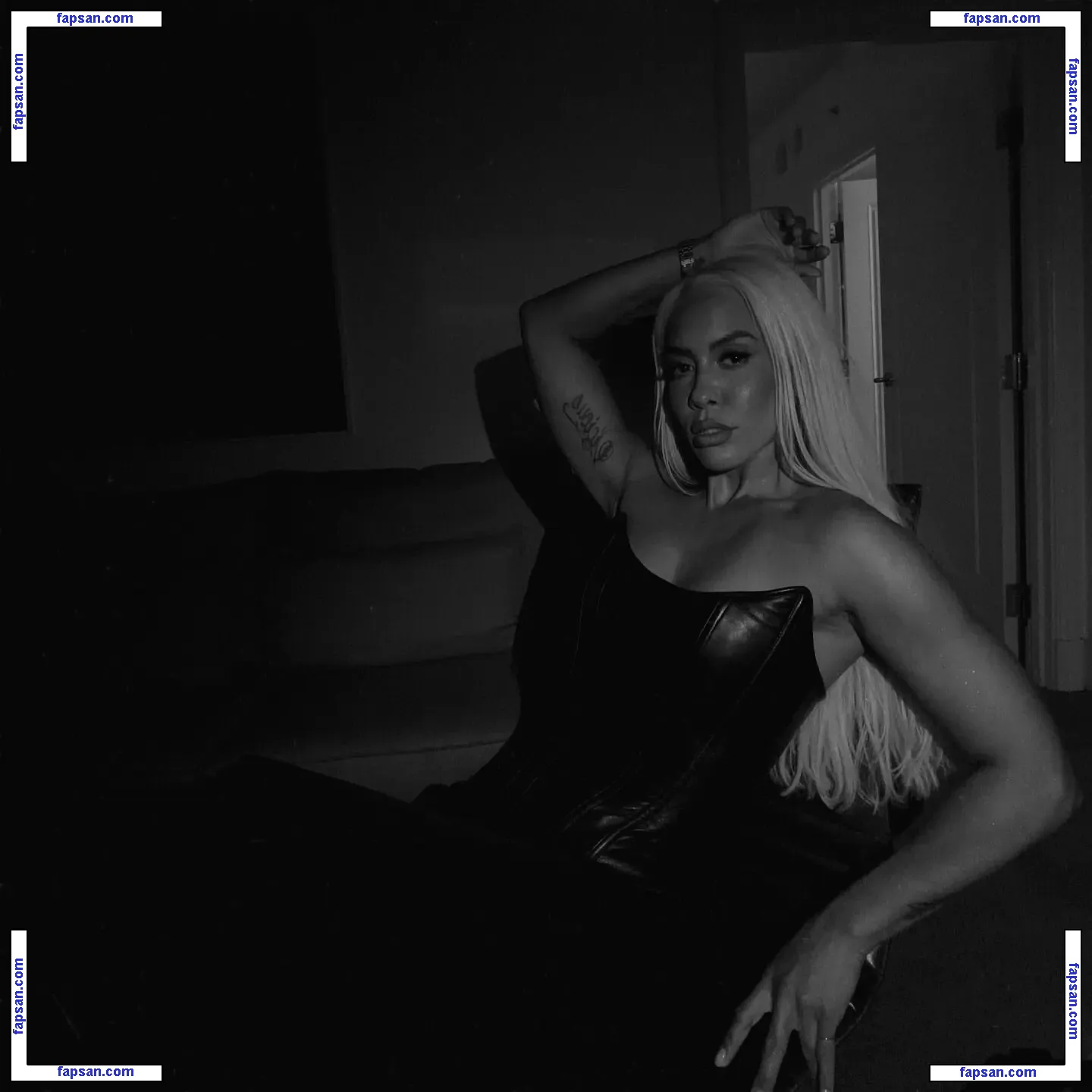 Sibley Scoles nude photo #0068 from OnlyFans