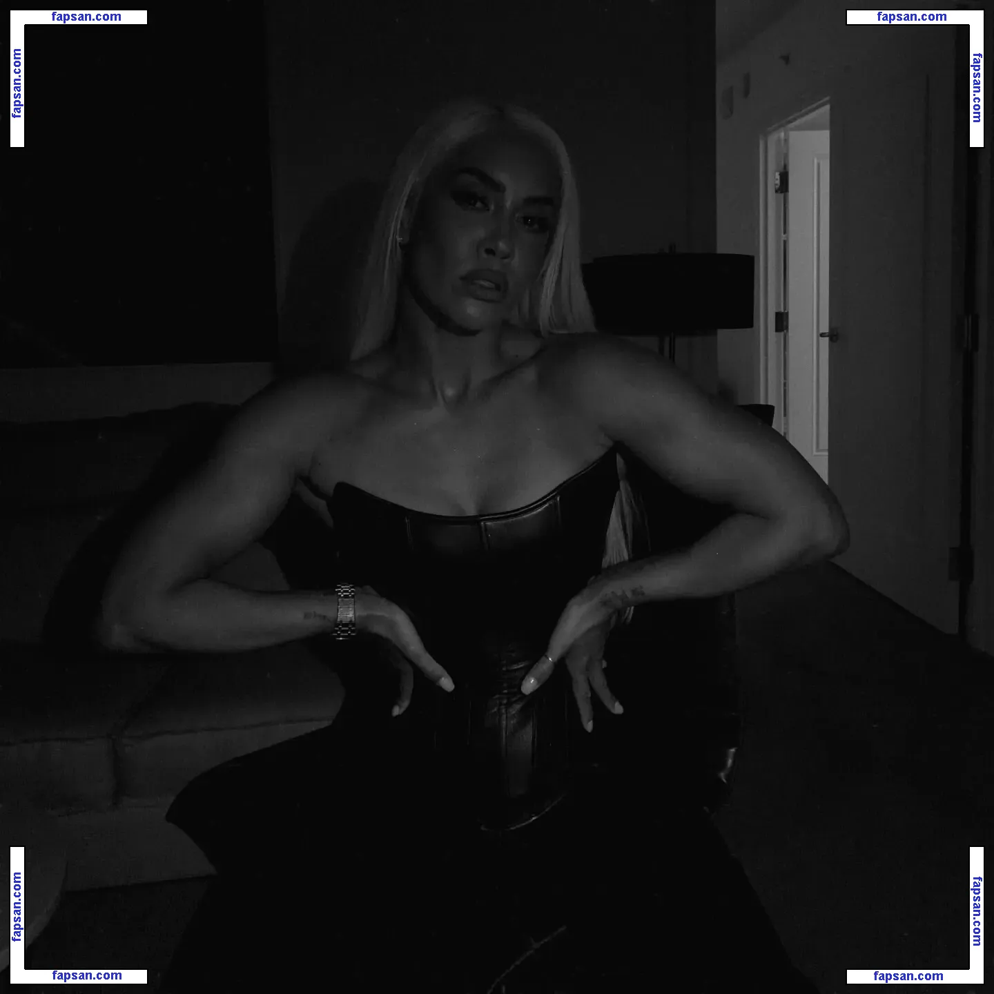 Sibley Scoles голая фото #0069 с Онлифанс