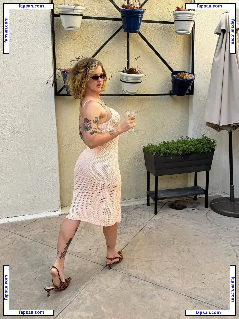 sidneysummers nude photo #0239 from OnlyFans