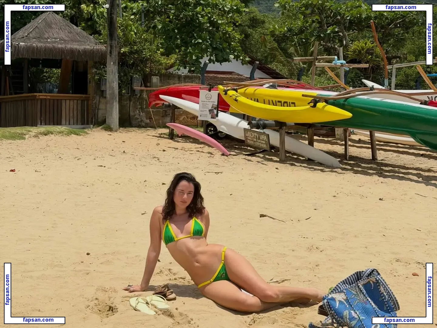 Sierra Brave голая фото #0021 с Онлифанс