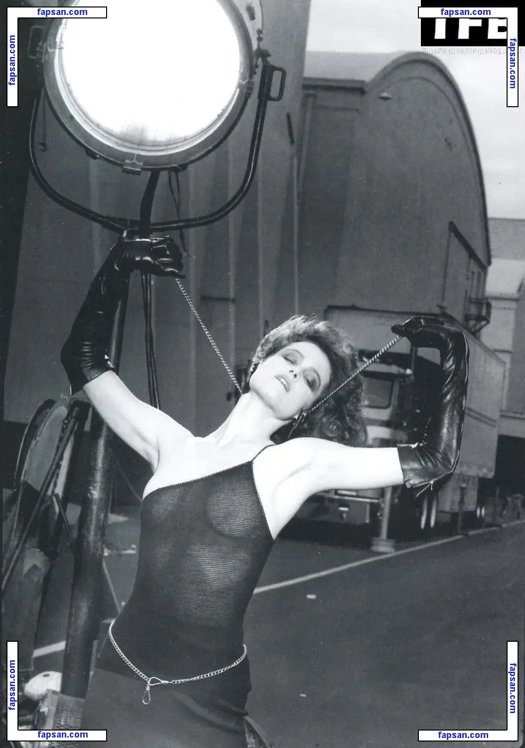 Sigourney Weaver nude photo #0158 from OnlyFans
