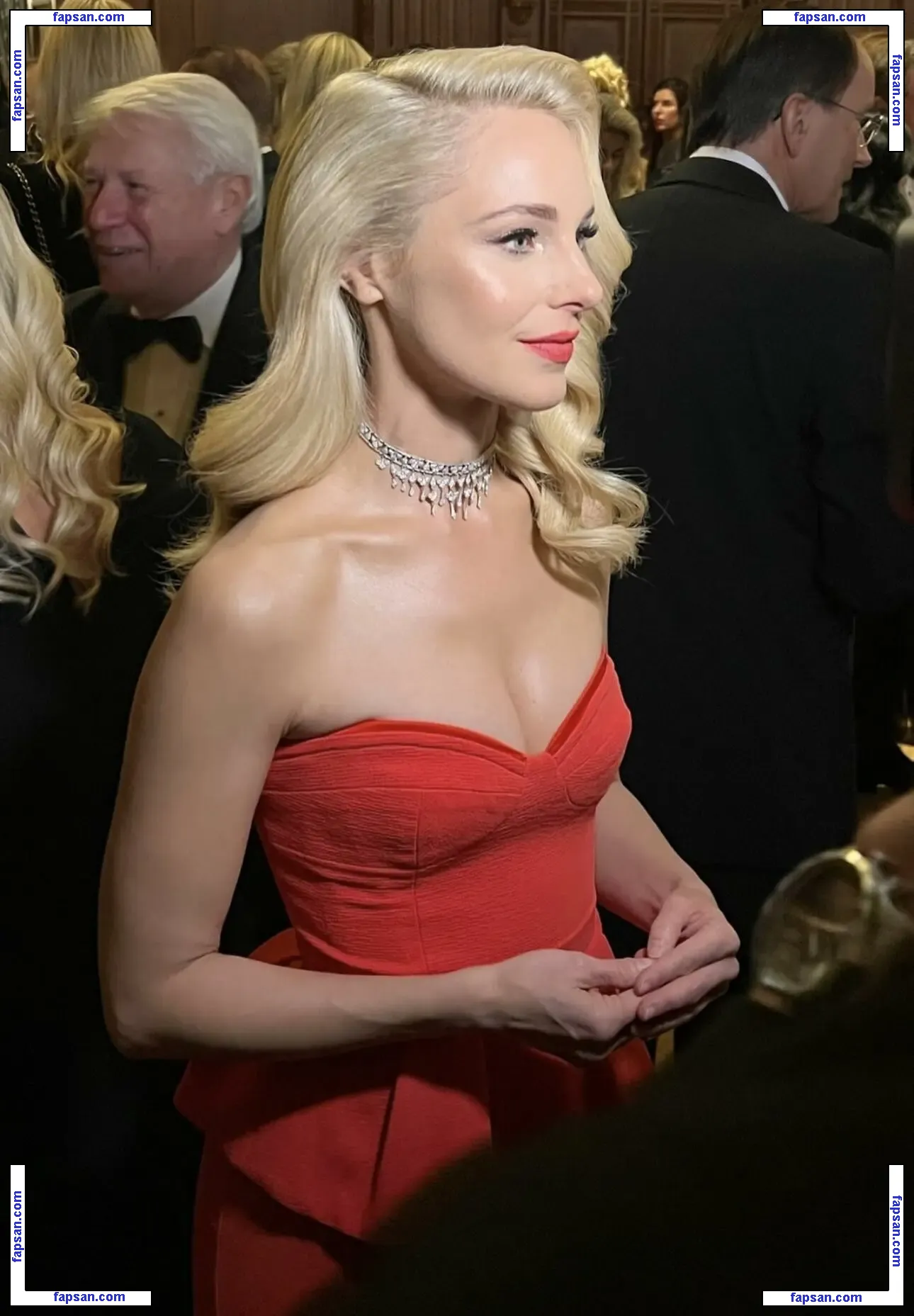 Silvia Schneider голая фото #0006 с Онлифанс