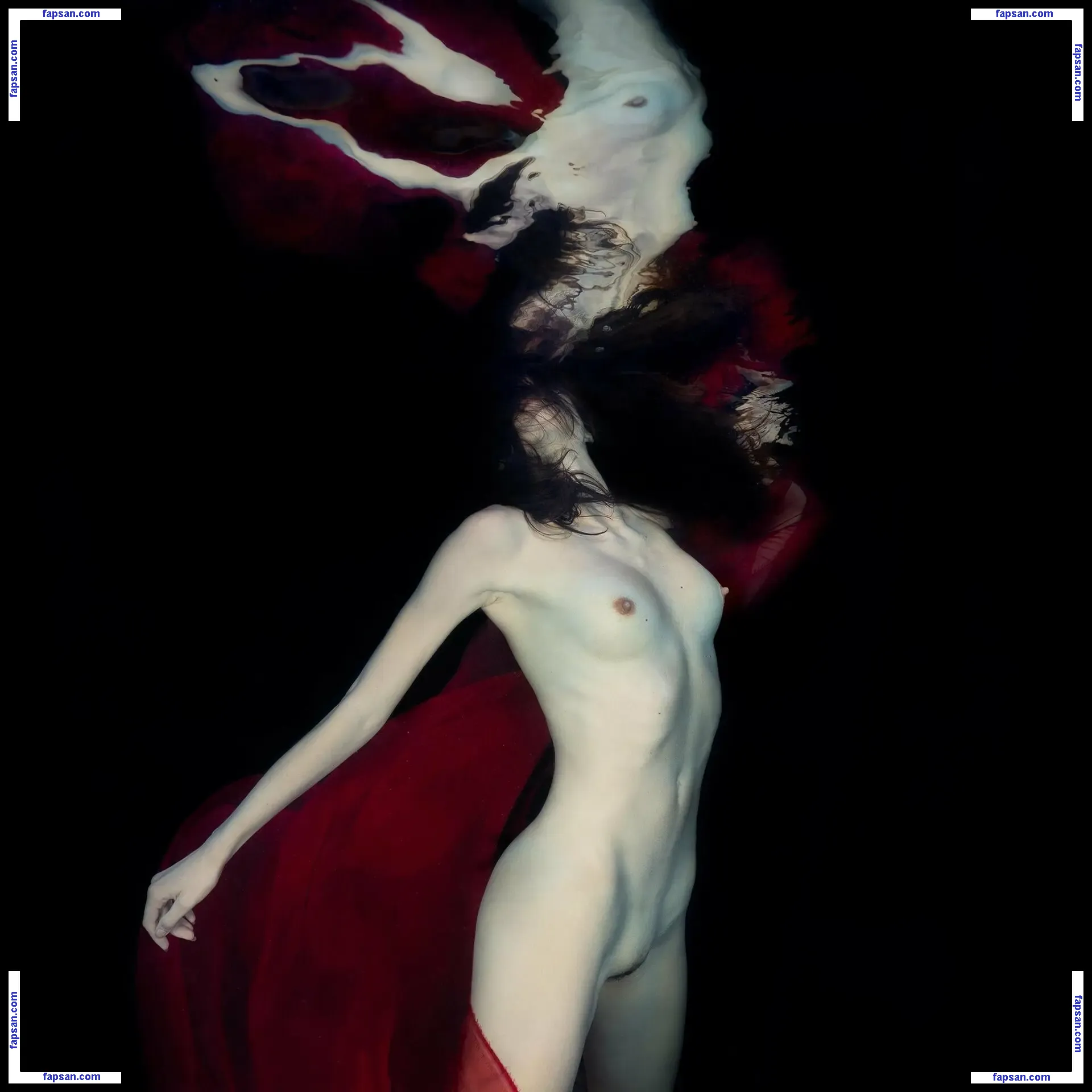 Silvia Schneider голая фото #0010 с Онлифанс