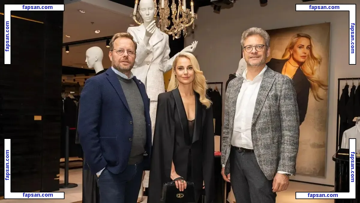 Silvia Schneider голая фото #0014 с Онлифанс