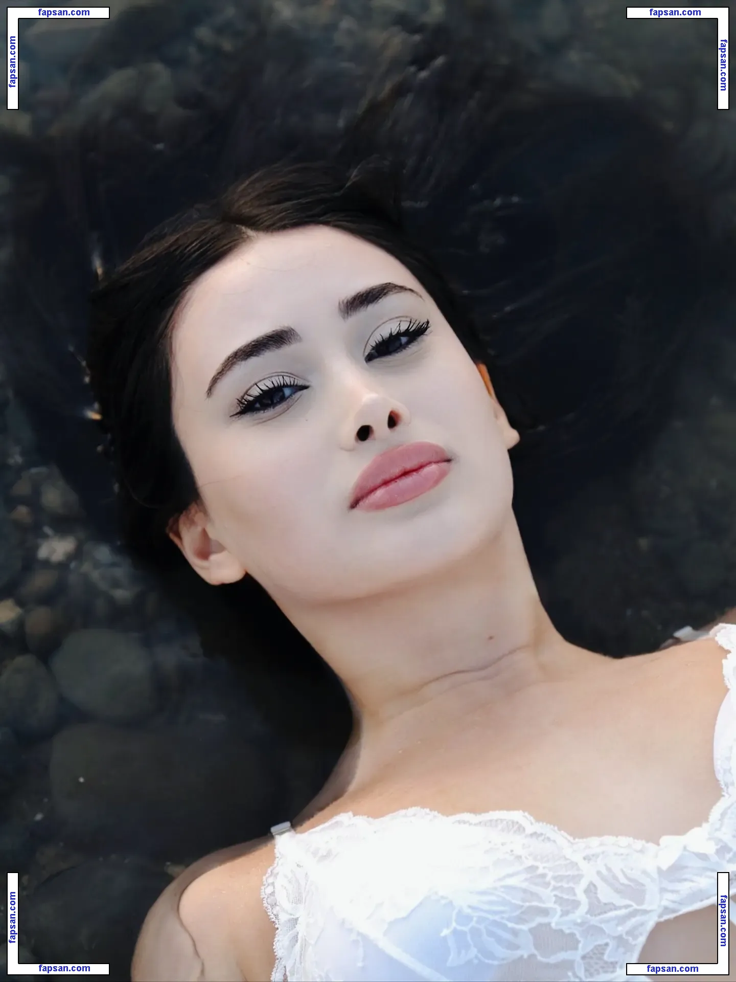 simayyeceee nude photo #0022 from OnlyFans