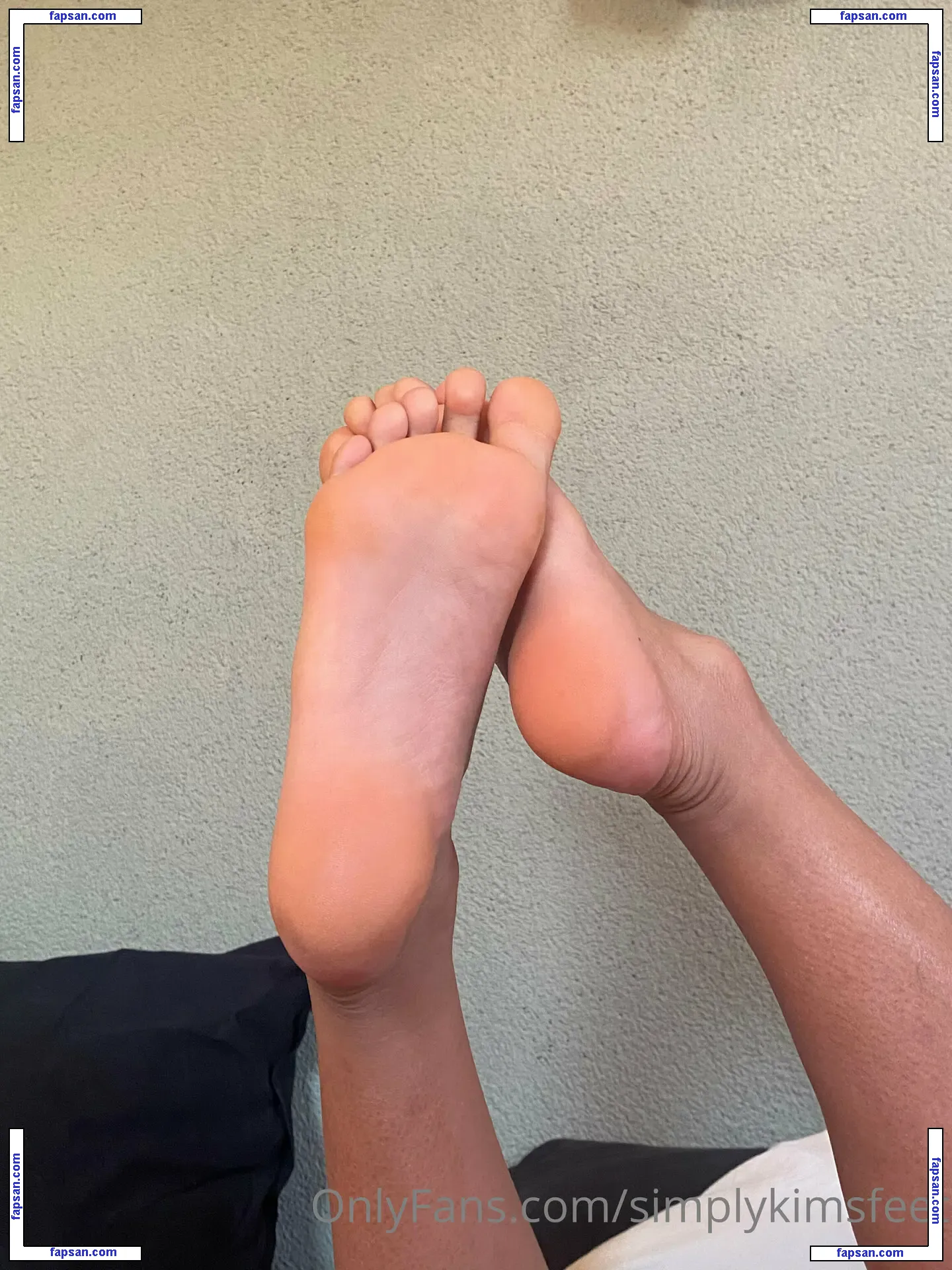 simplykimsfeet nude photo #0011 from OnlyFans