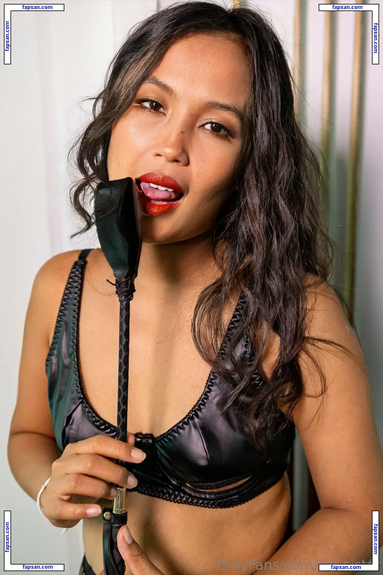 sin-sister nude photo #0003 from OnlyFans