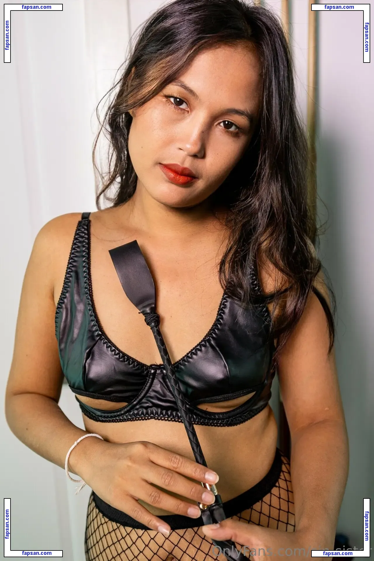 sin-sister nude photo #0004 from OnlyFans