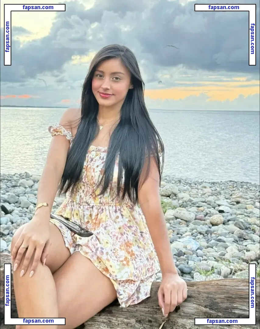 Sindy Yamileth Lopez nude photo #0005 from OnlyFans