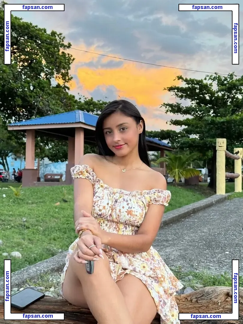 Sindy Yamileth Lopez nude photo #0006 from OnlyFans