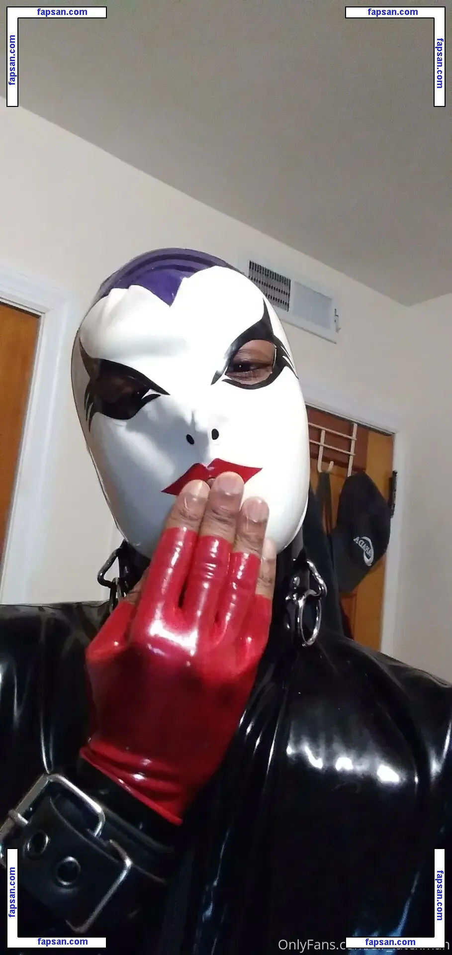 sir_latexman nude photo #0049 from OnlyFans