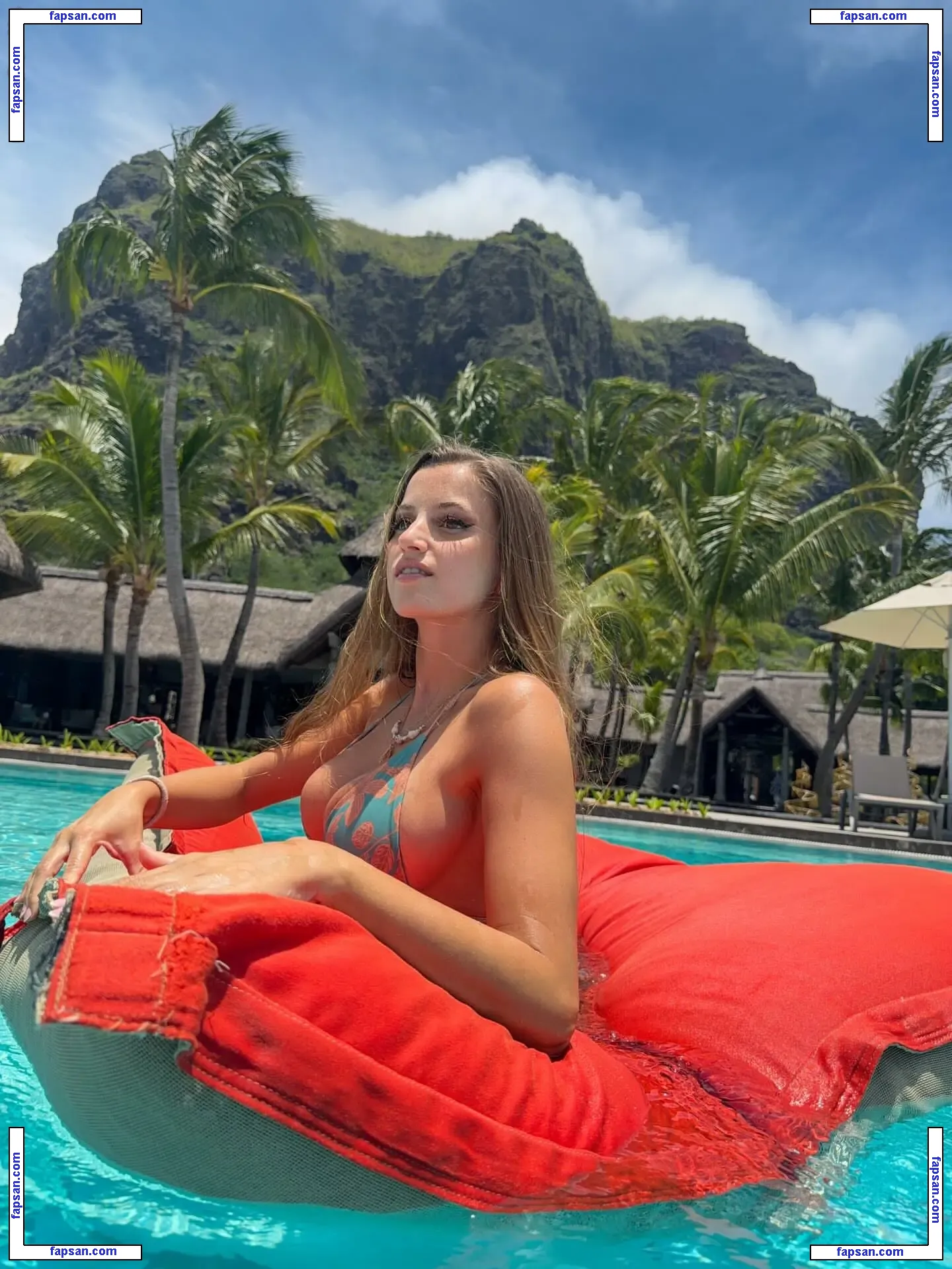 Siria Amendola nude photo #0056 from OnlyFans