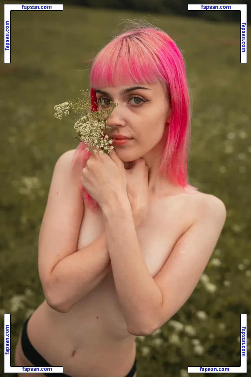 siriablue_ nude photo #0005 from OnlyFans