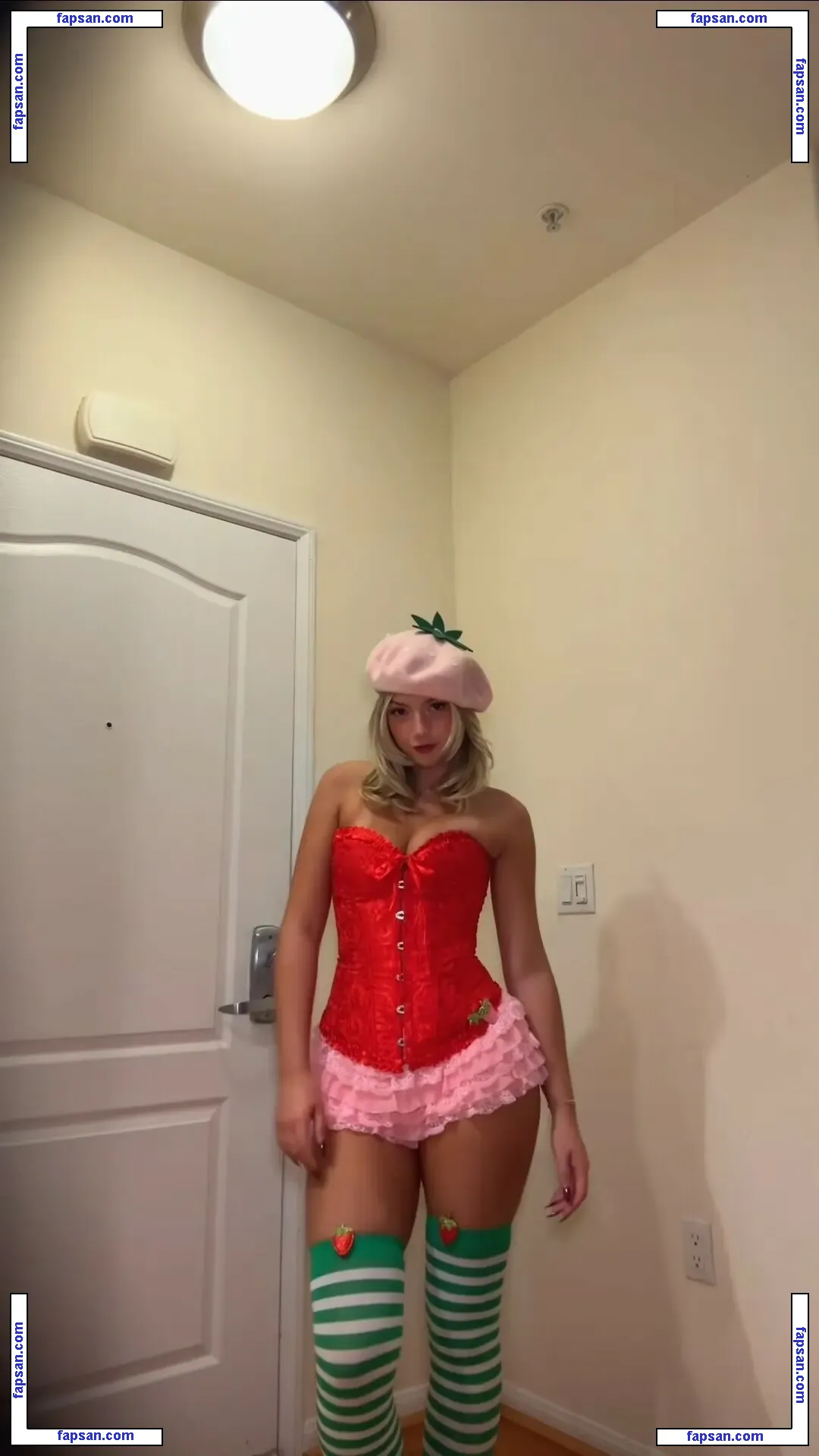 Sissy Sheridan голая фото #0233 с Онлифанс