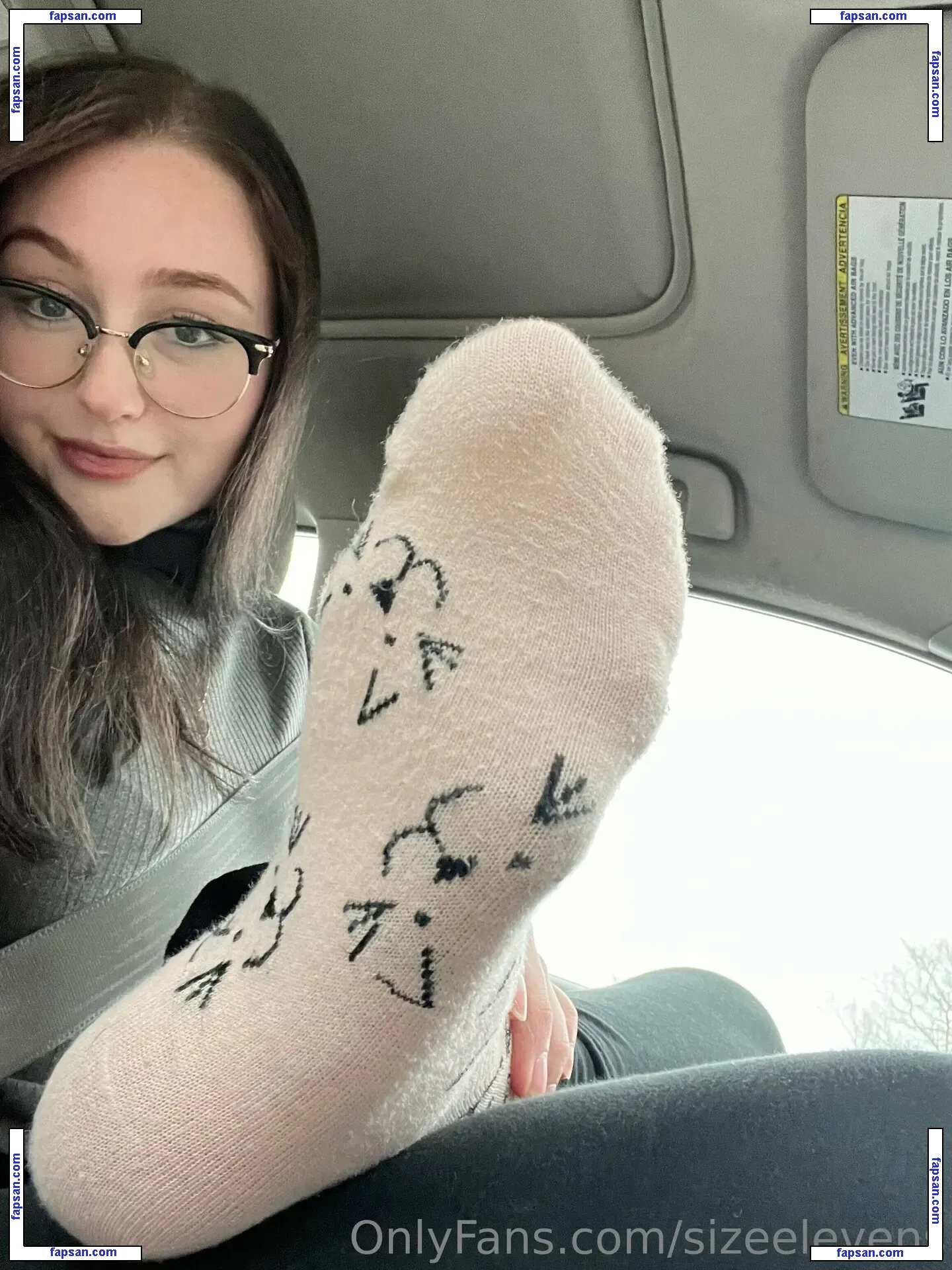 Sizeelevens nude photo #0013 from OnlyFans