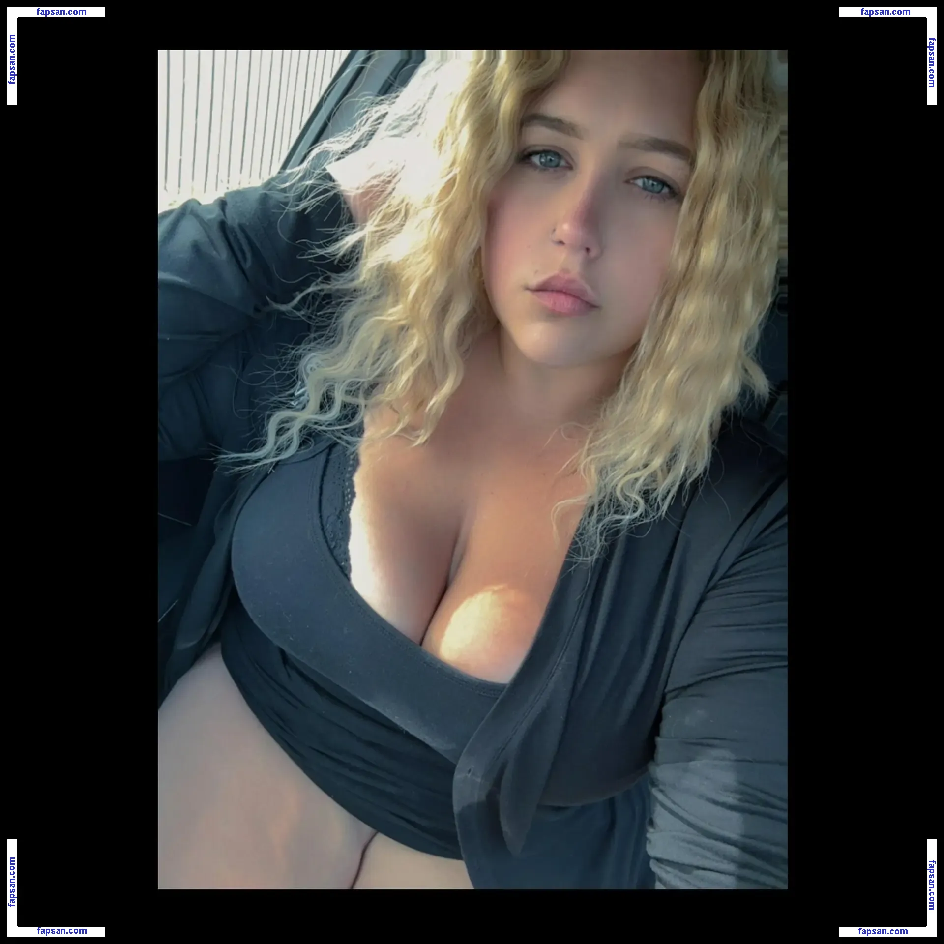 sjroux89 голая фото #0004 с Онлифанс