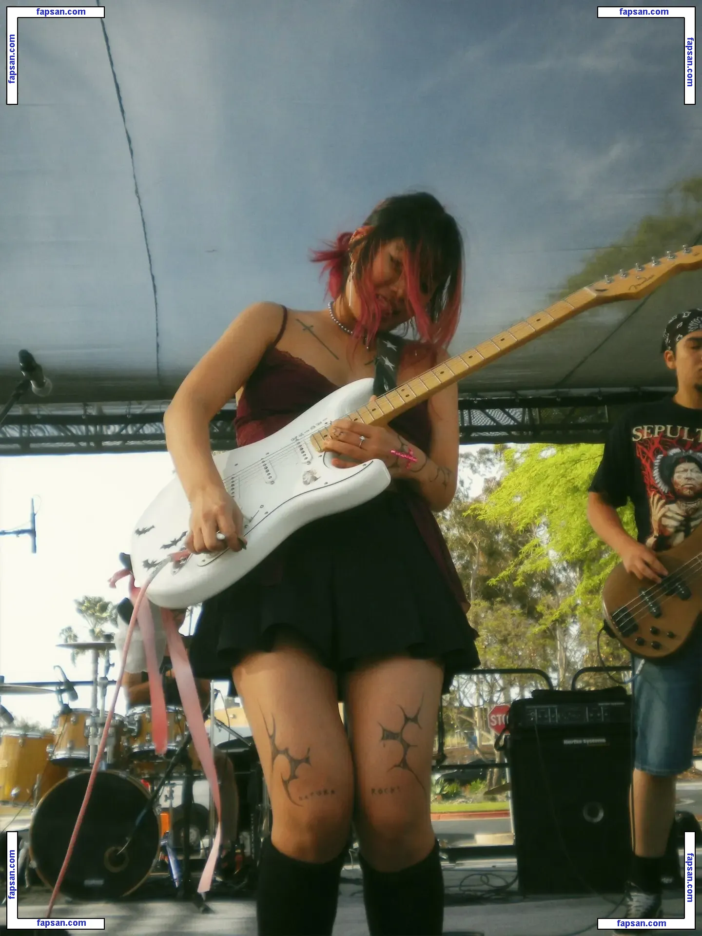 skatelyngames голая фото #0007 с Онлифанс