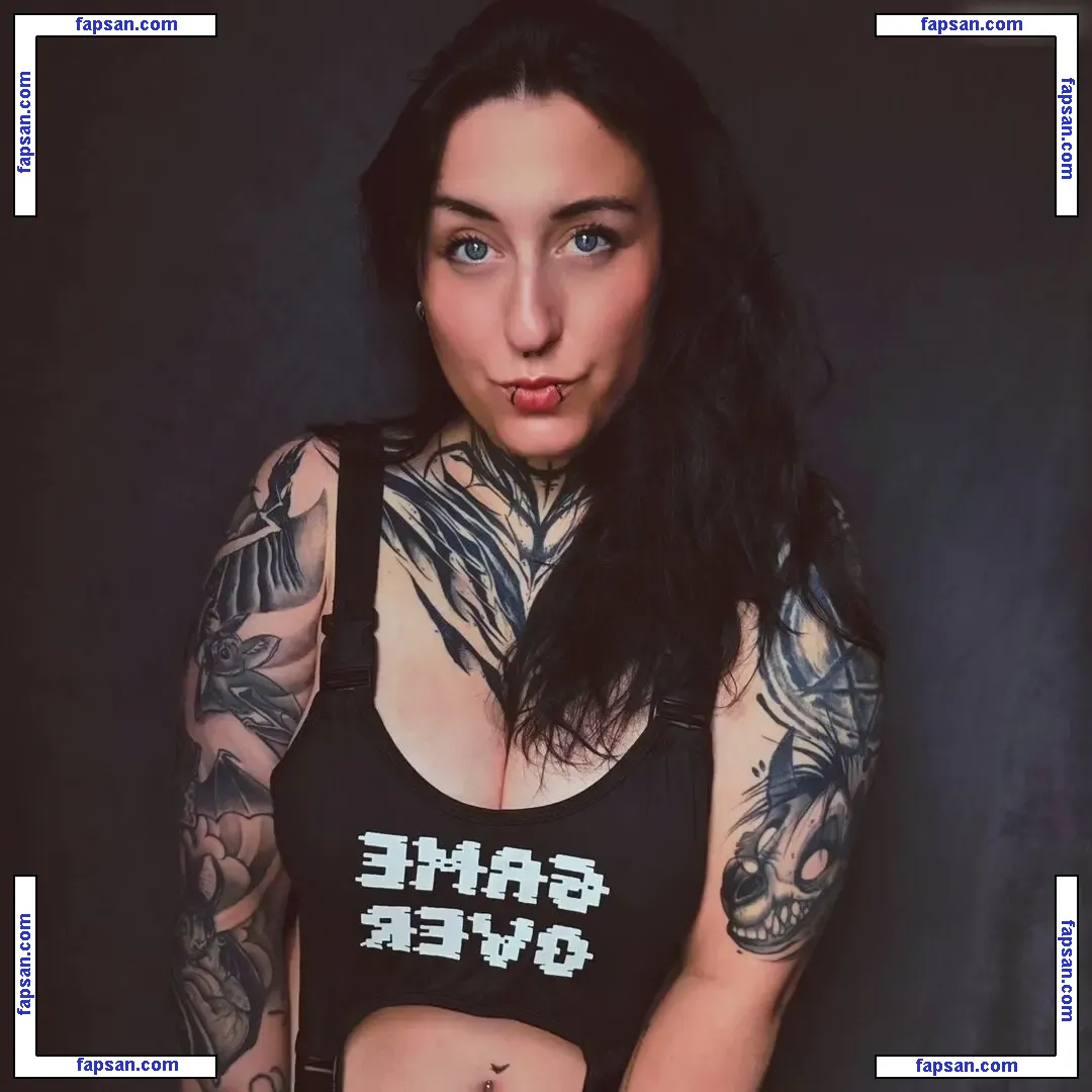 Skelli nude photo #0052 from OnlyFans
