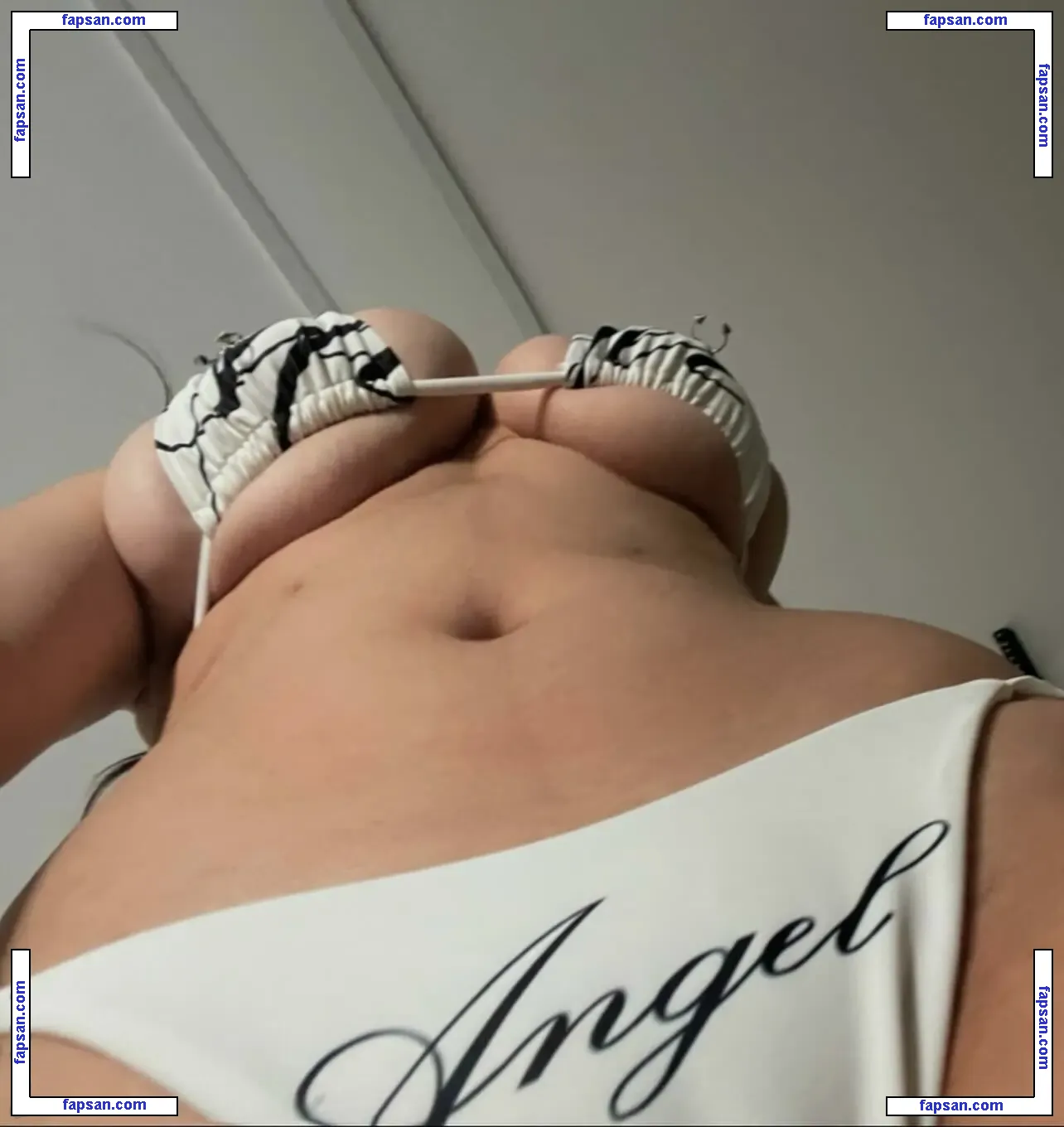 sky_laaar nude photo #0003 from OnlyFans
