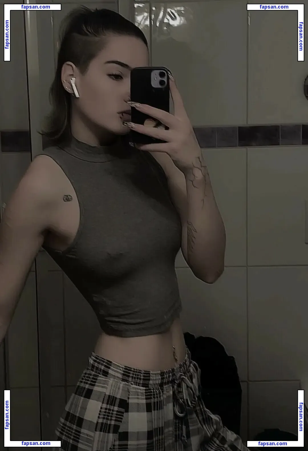 sky_stn_ nude photo #0016 from OnlyFans