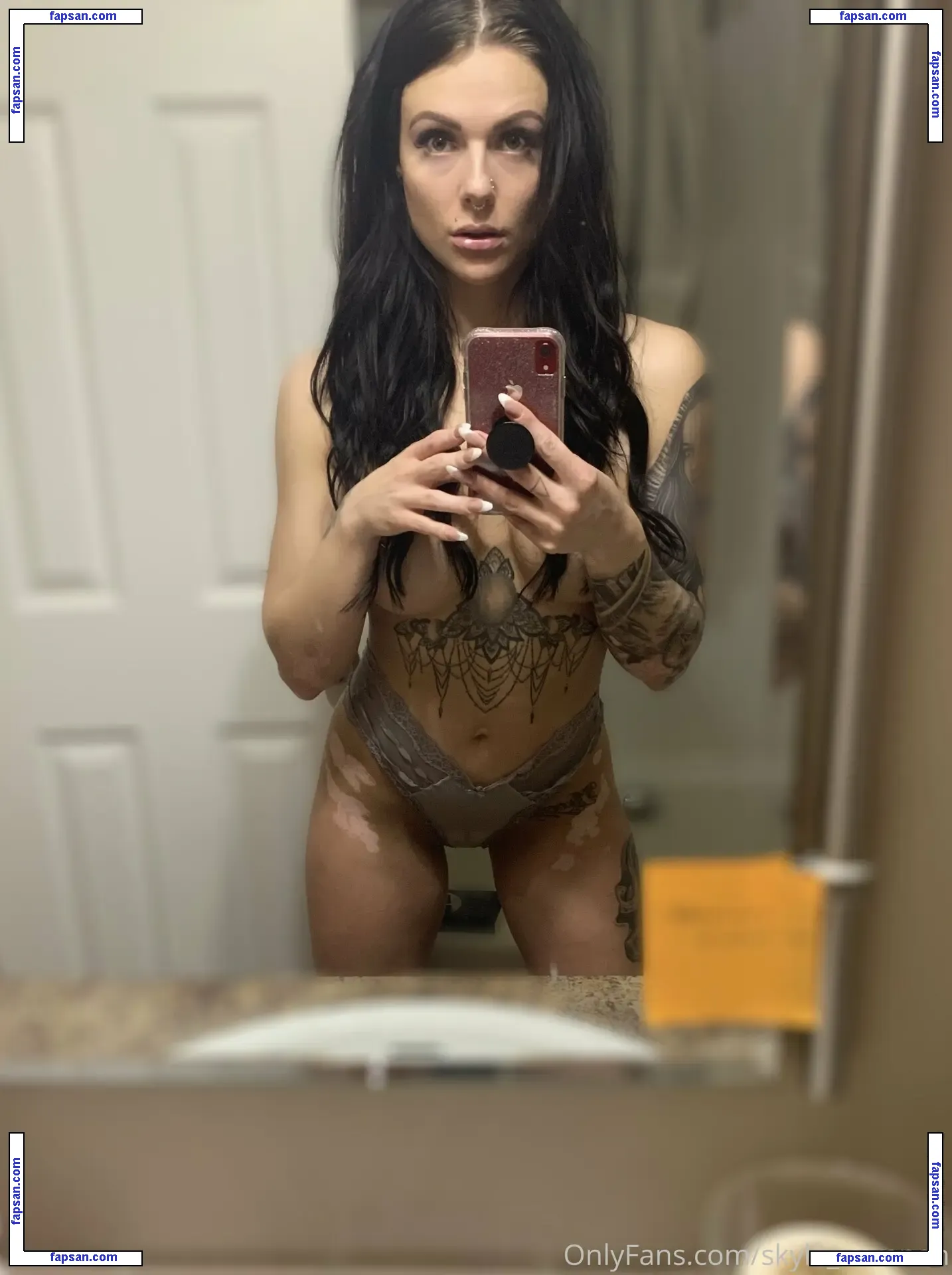 skyla_savanah nude photo #0049 from OnlyFans