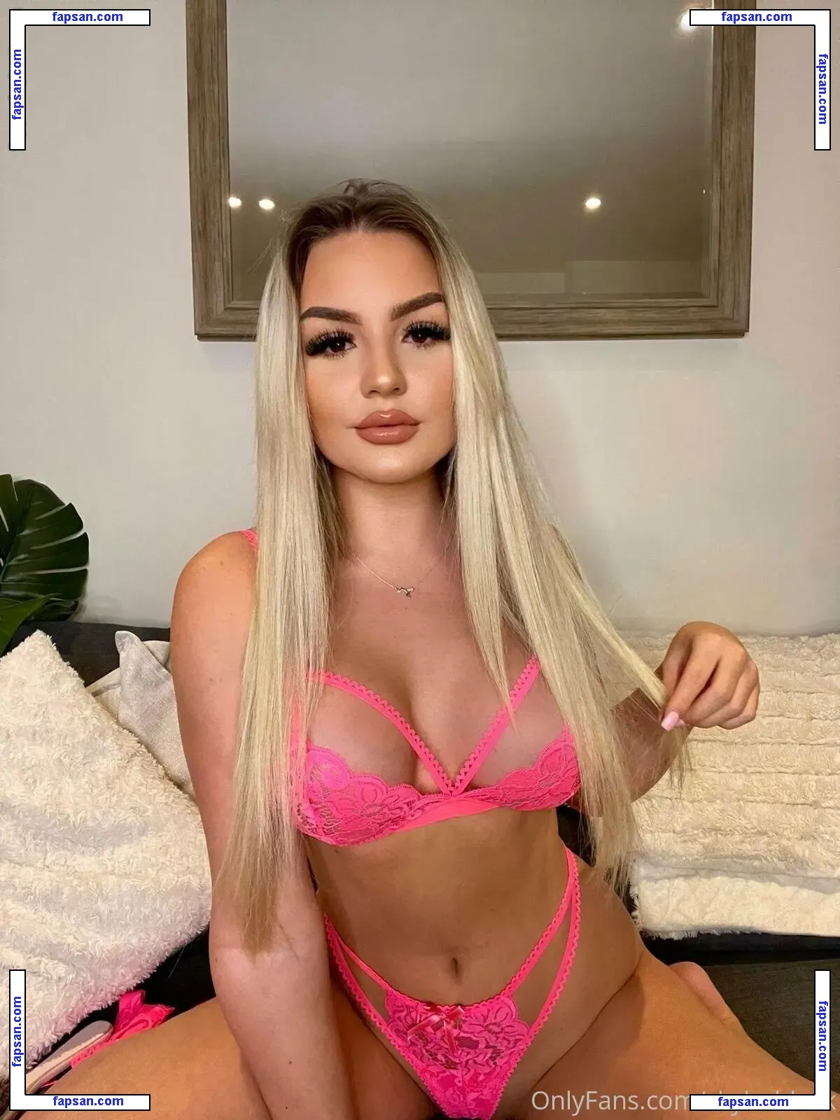 skylarblaxk nude photo #0575 from OnlyFans