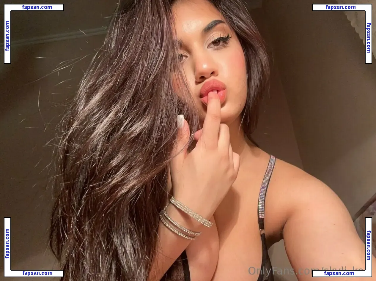 skyli_kerr nude photo #0022 from OnlyFans
