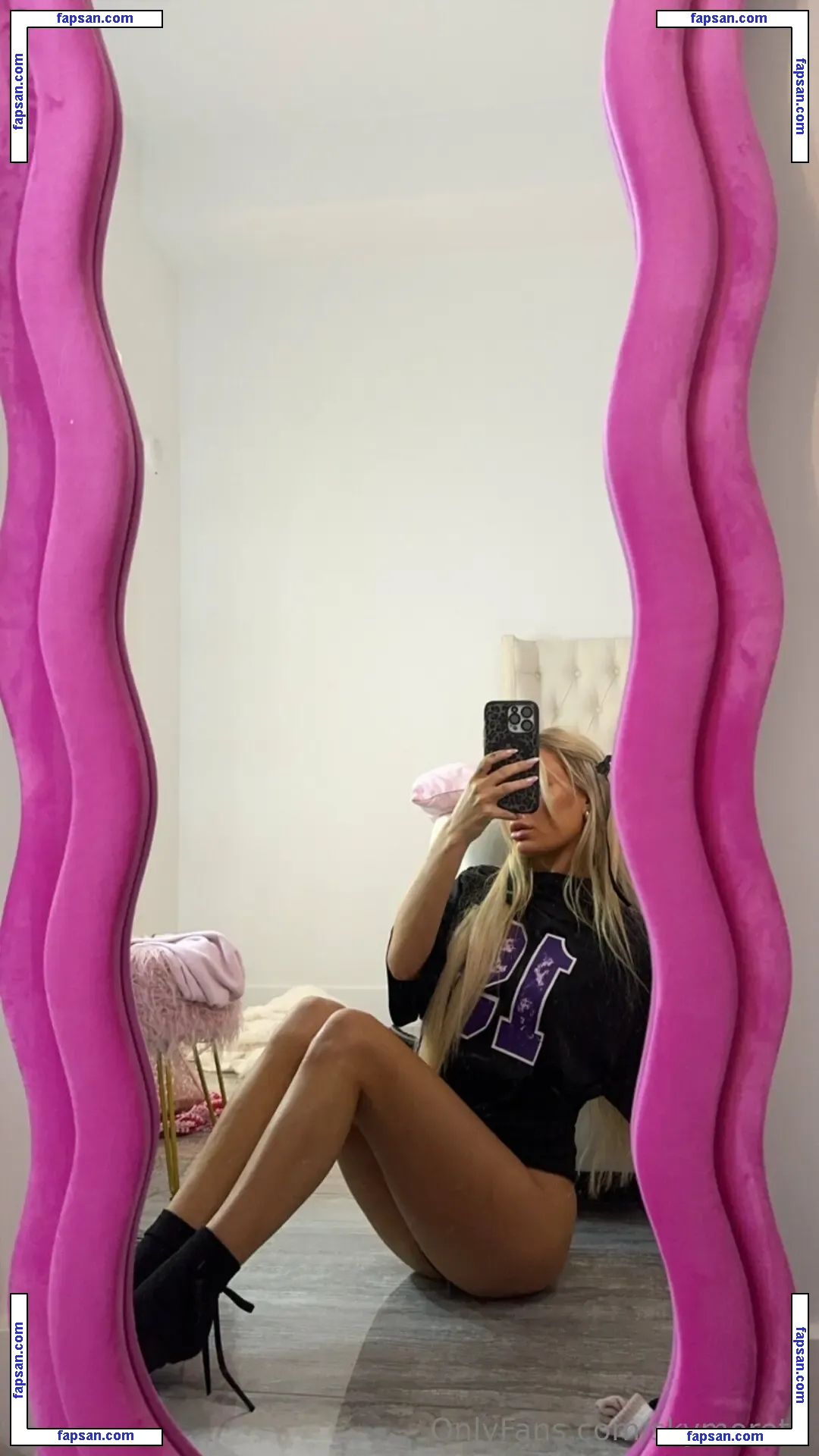 skymoretti nude photo #0021 from OnlyFans